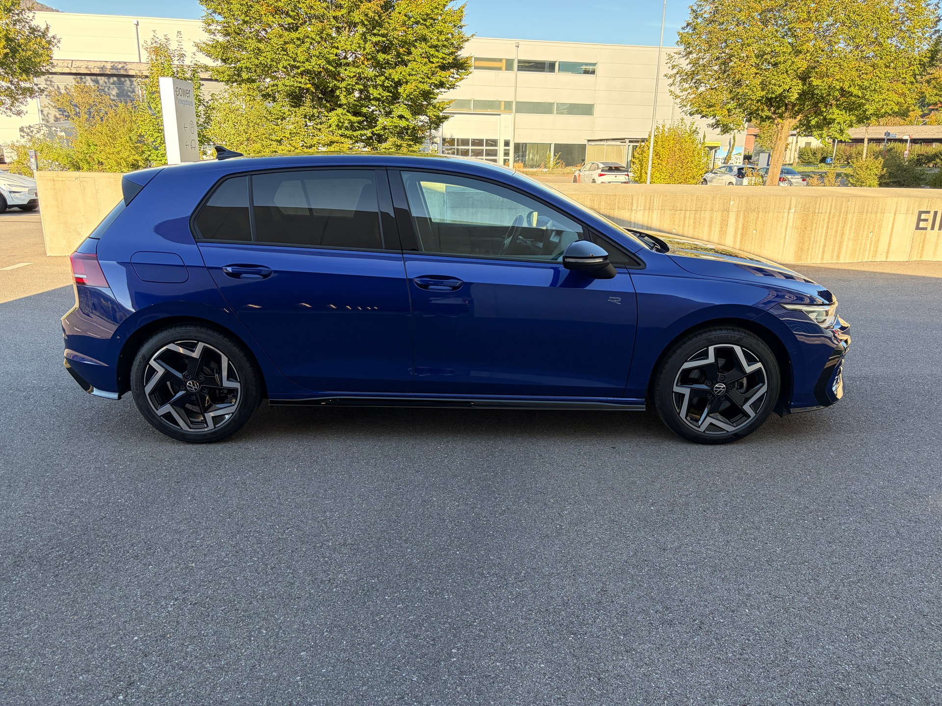 VW Golf 2.0 TDI R-Line DSG-image-2