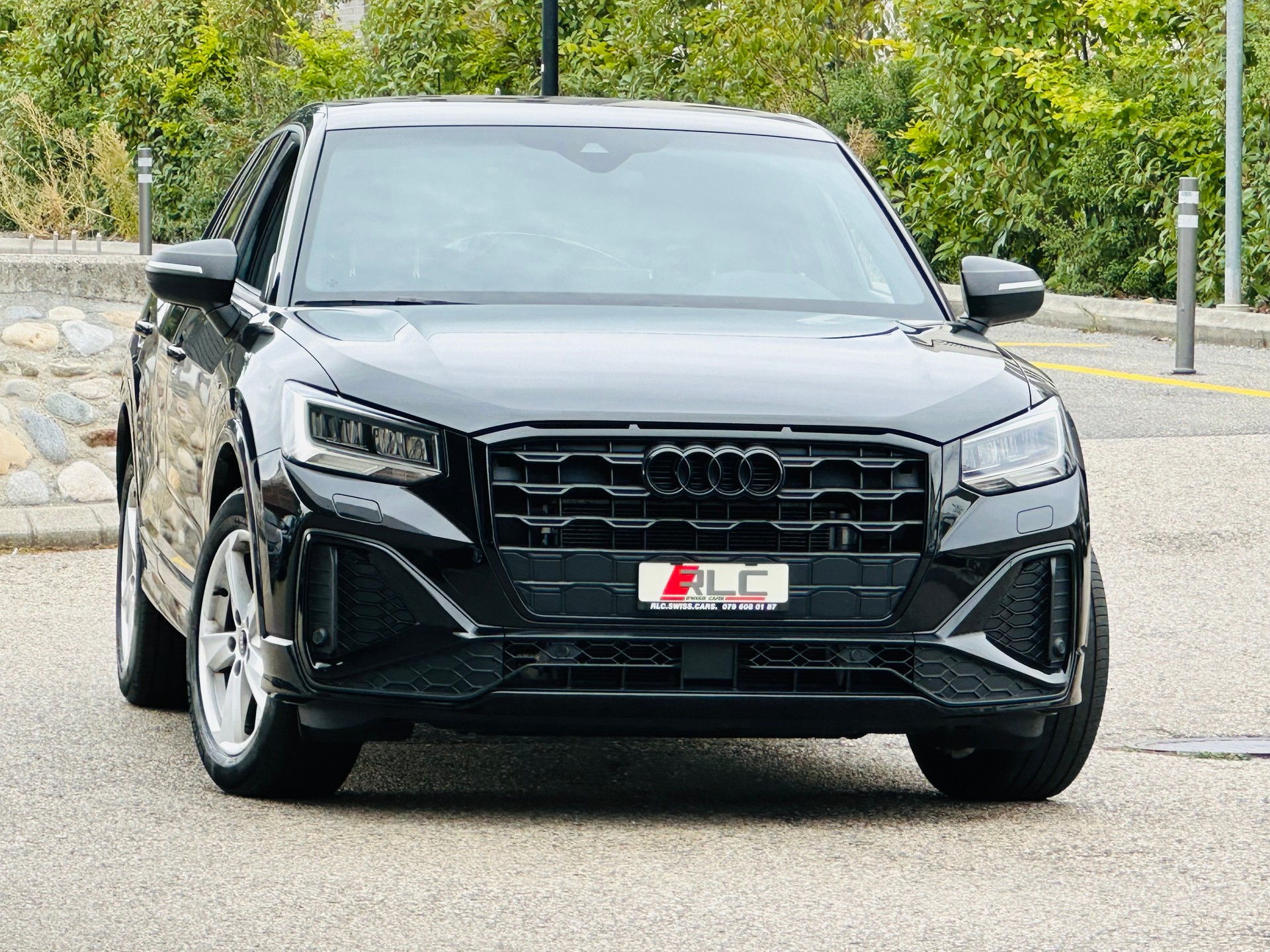 AUDI Q2 35 TFSI S line S-tronic-showroom-element-1