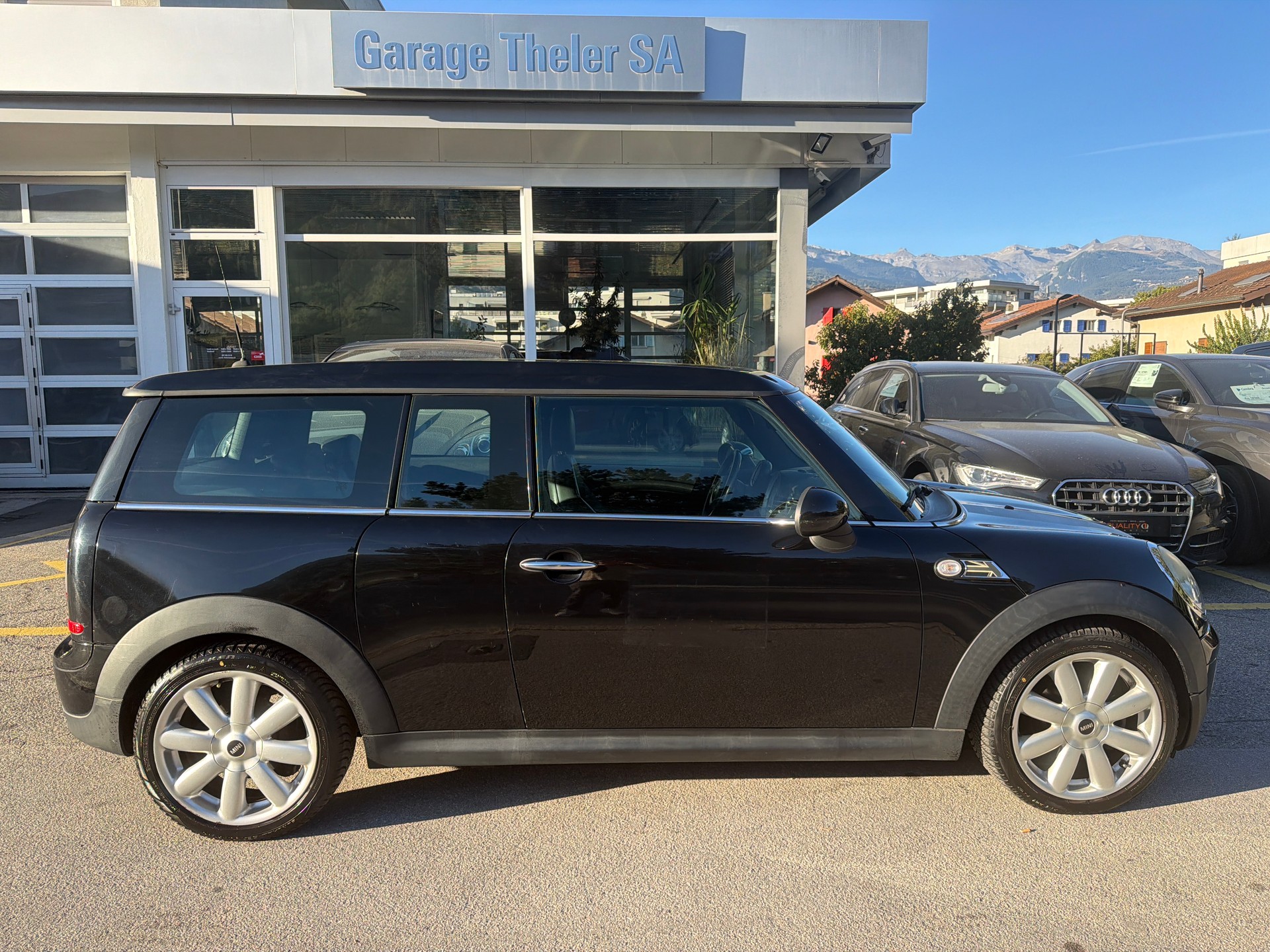 MINI Clubman Cooper-showroom-element-3