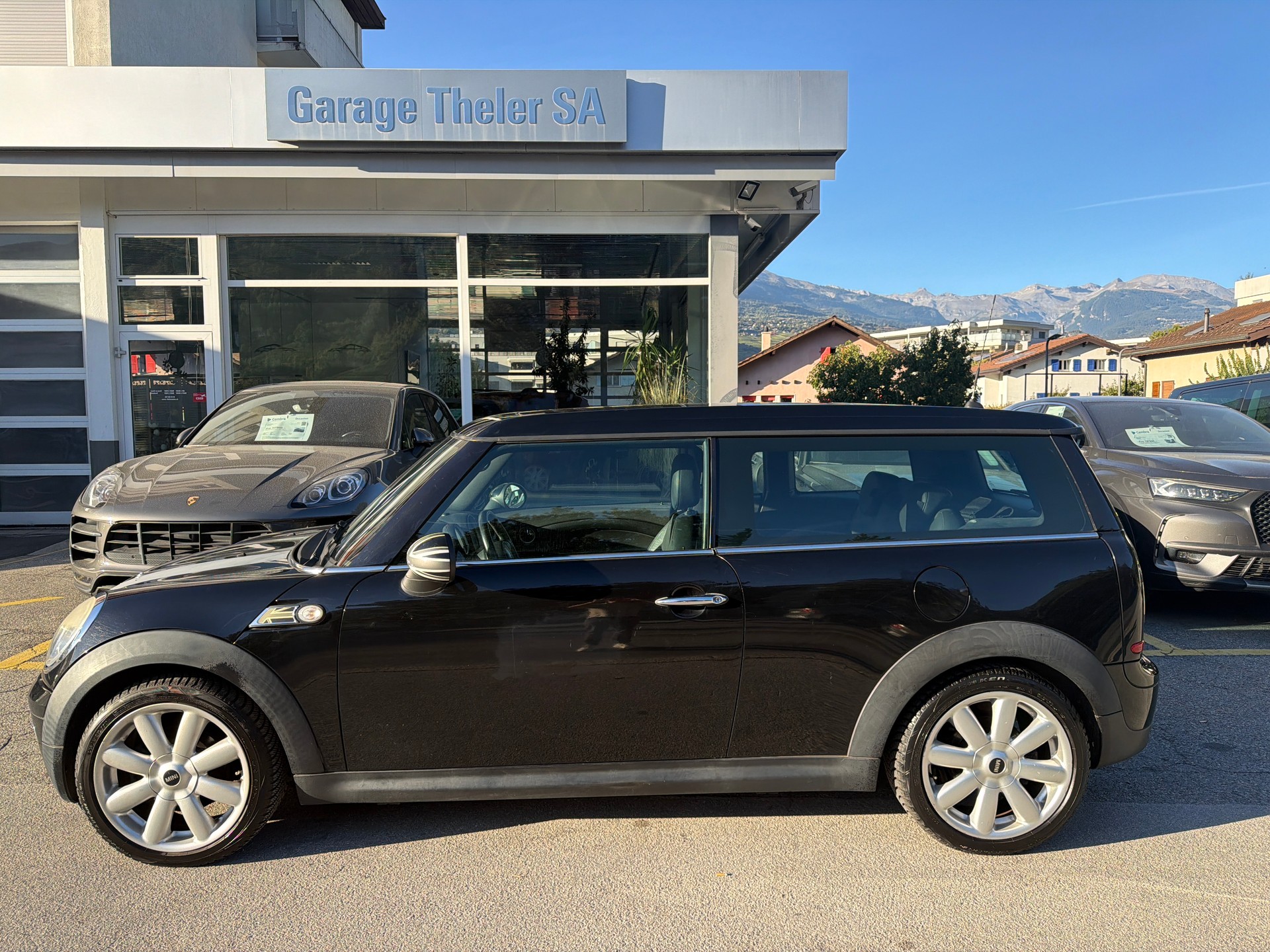 MINI Clubman Cooper-showroom-element-1