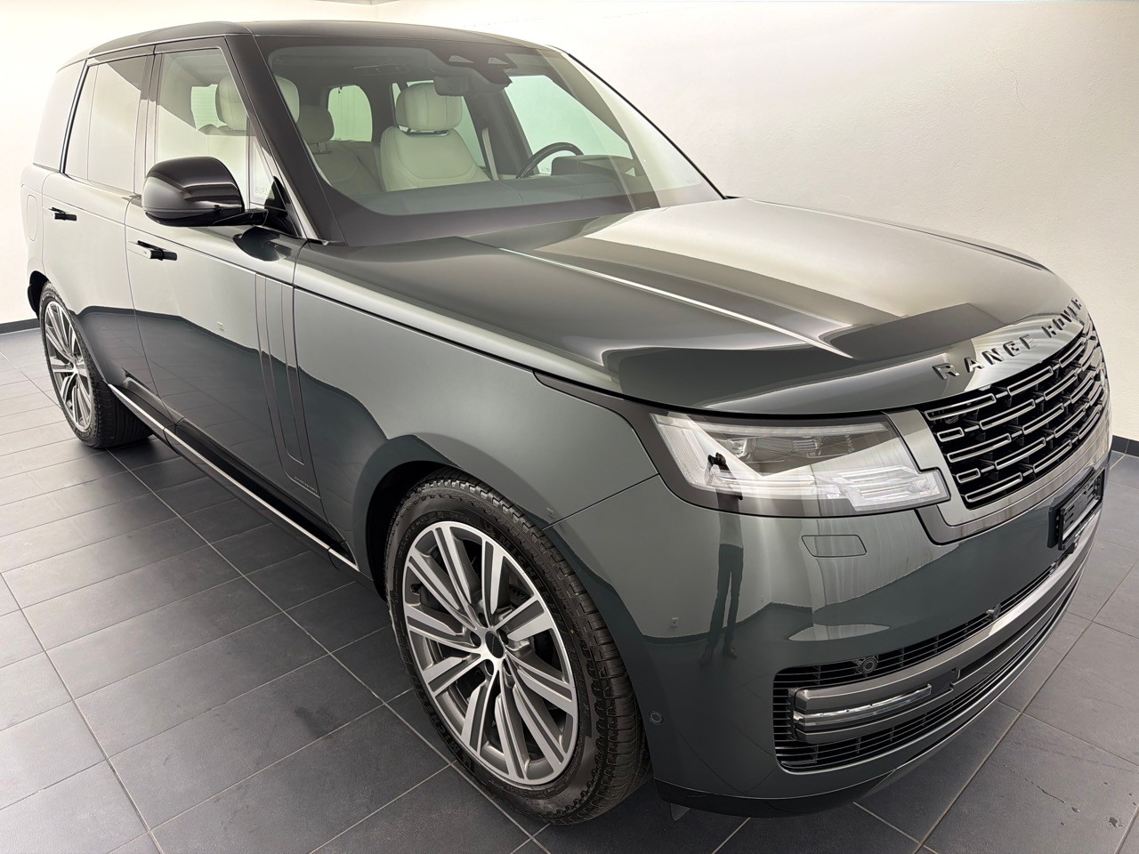 LAND ROVER RR P460e PHEV Autobiogr.-showroom-element-3