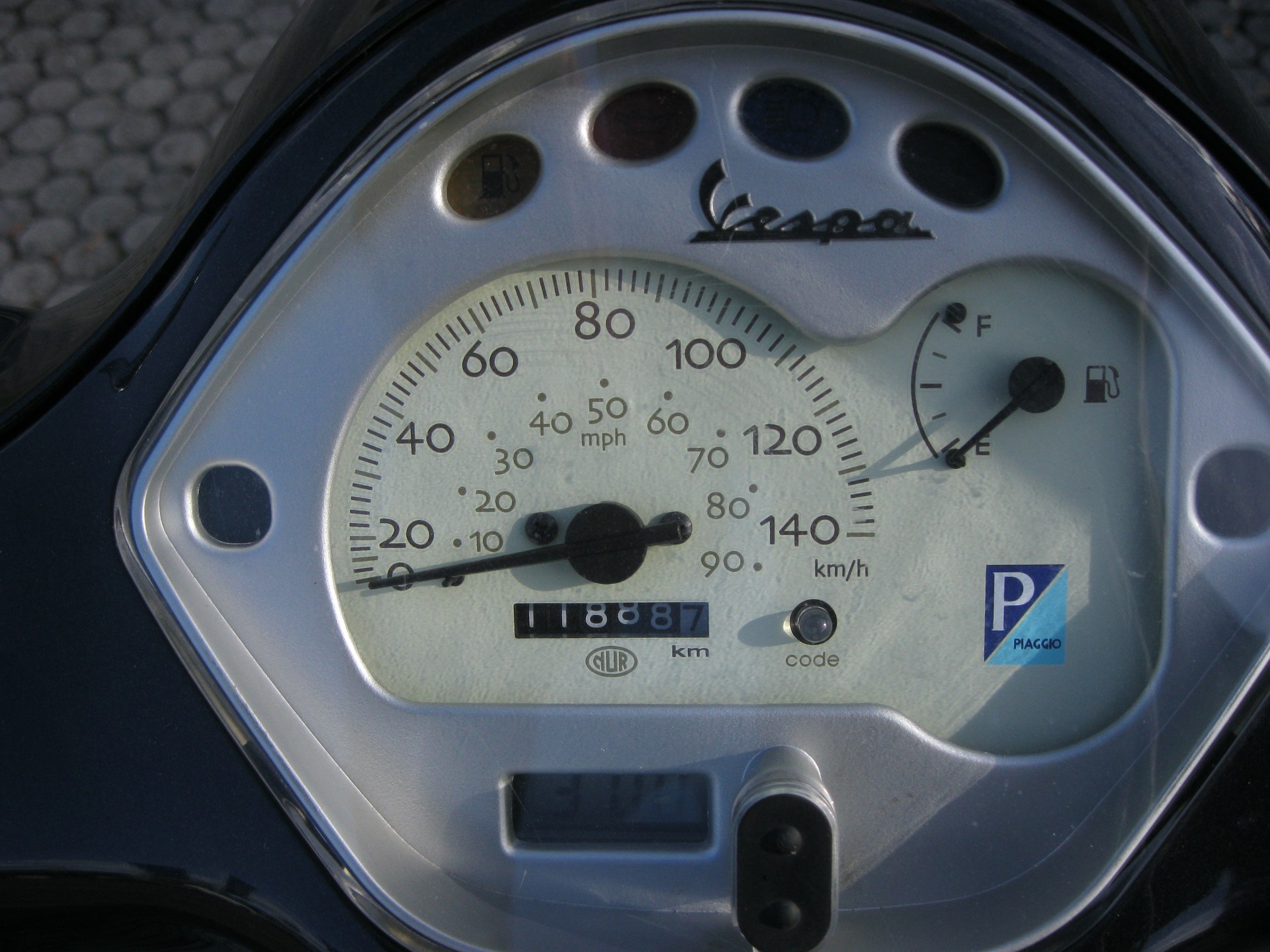 PIAGGIO Vespa 125 LX4-image-3