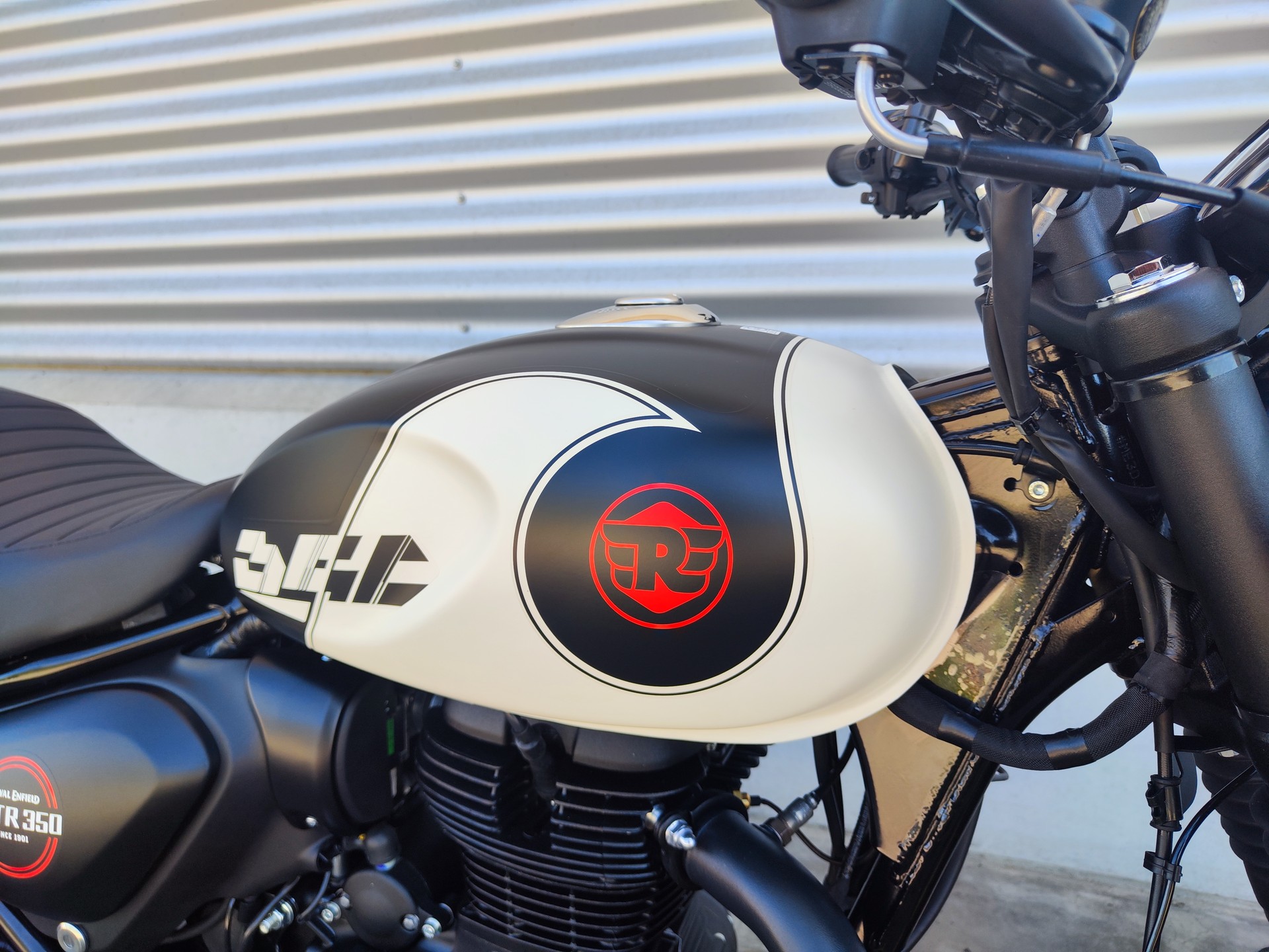 ROYAL ENFIELD HNTR 350-image-2