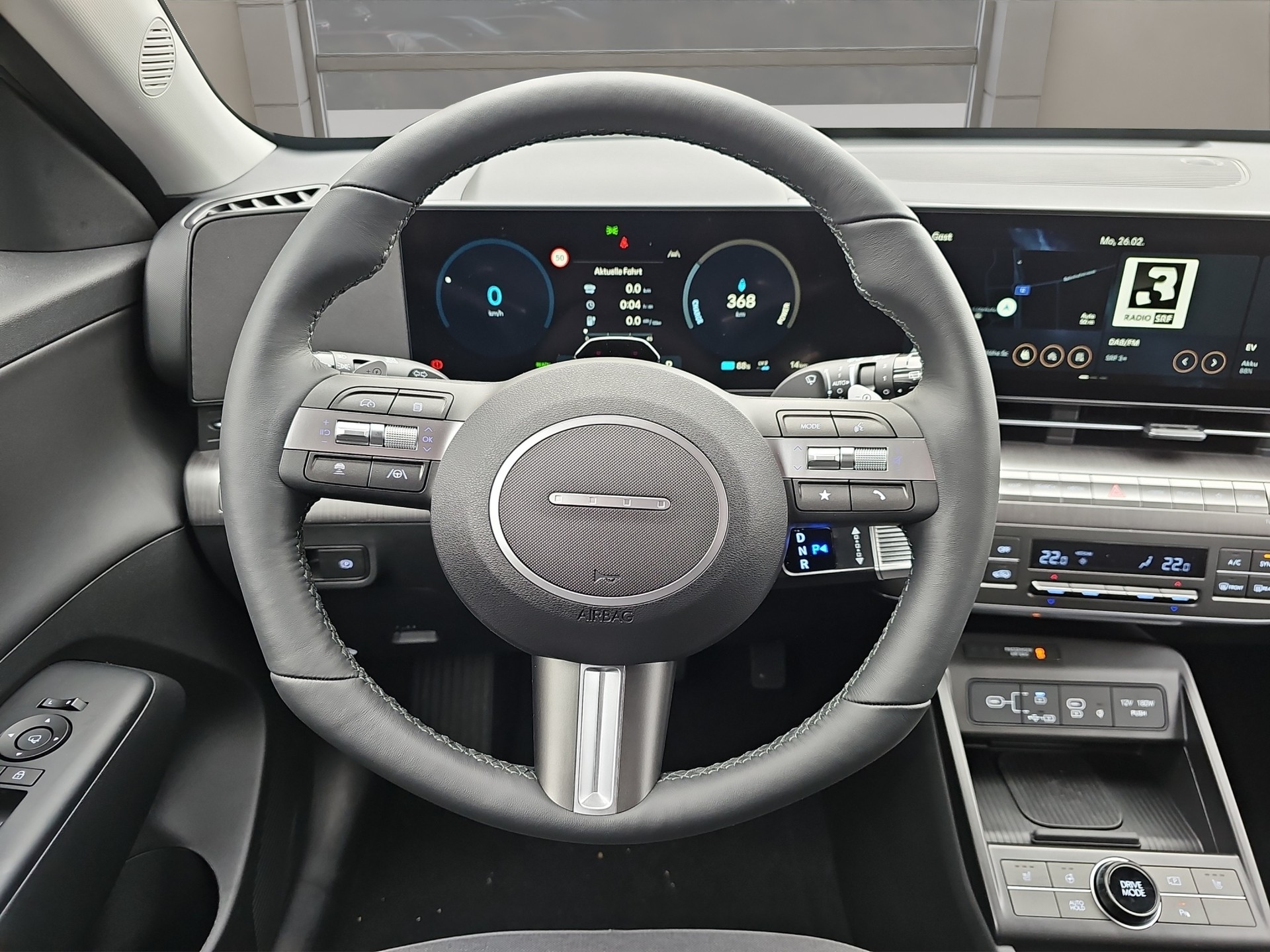 HYUNDAI Kona EV 65.4 kWh Amplia-image-12