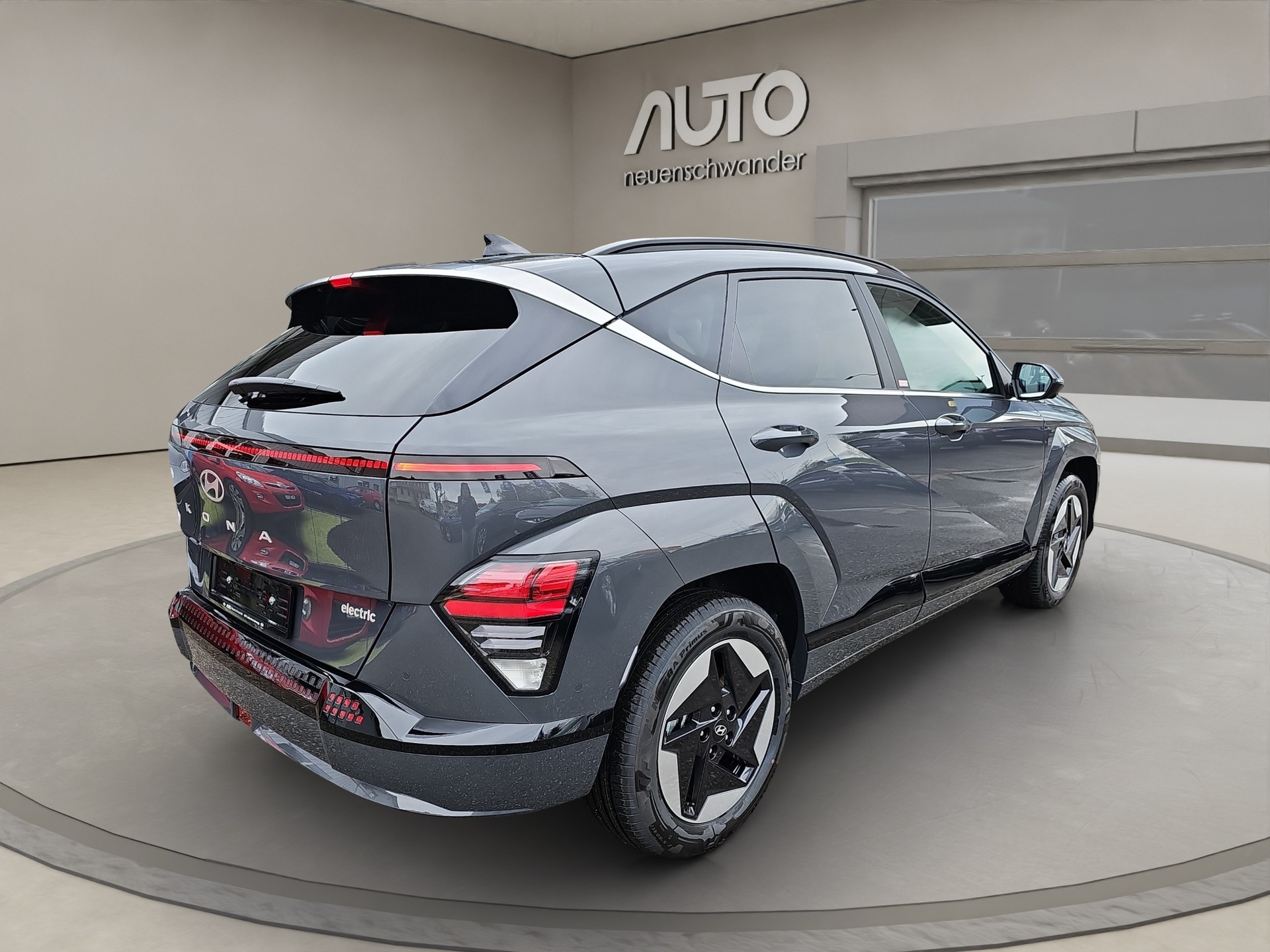 HYUNDAI Kona EV 65.4 kWh Amplia-image-4