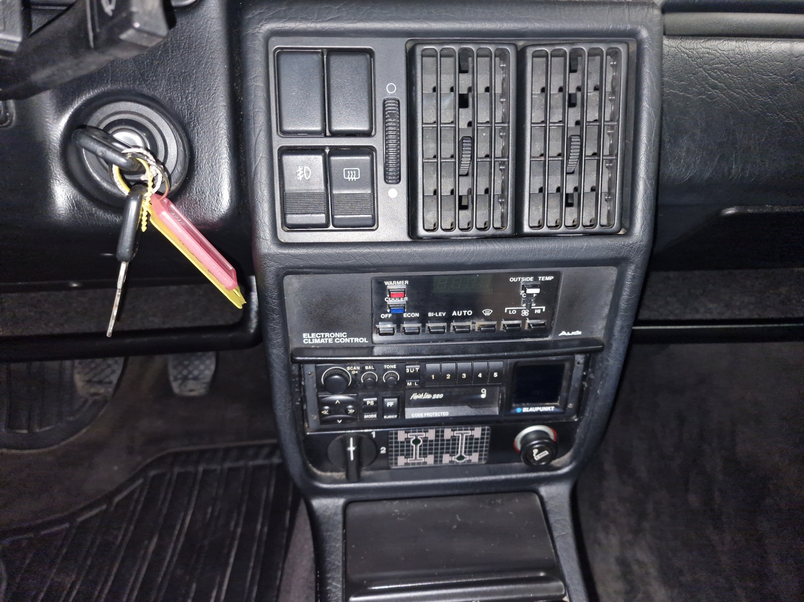 AUDI 100 2.2 Turbo quattro-image-8