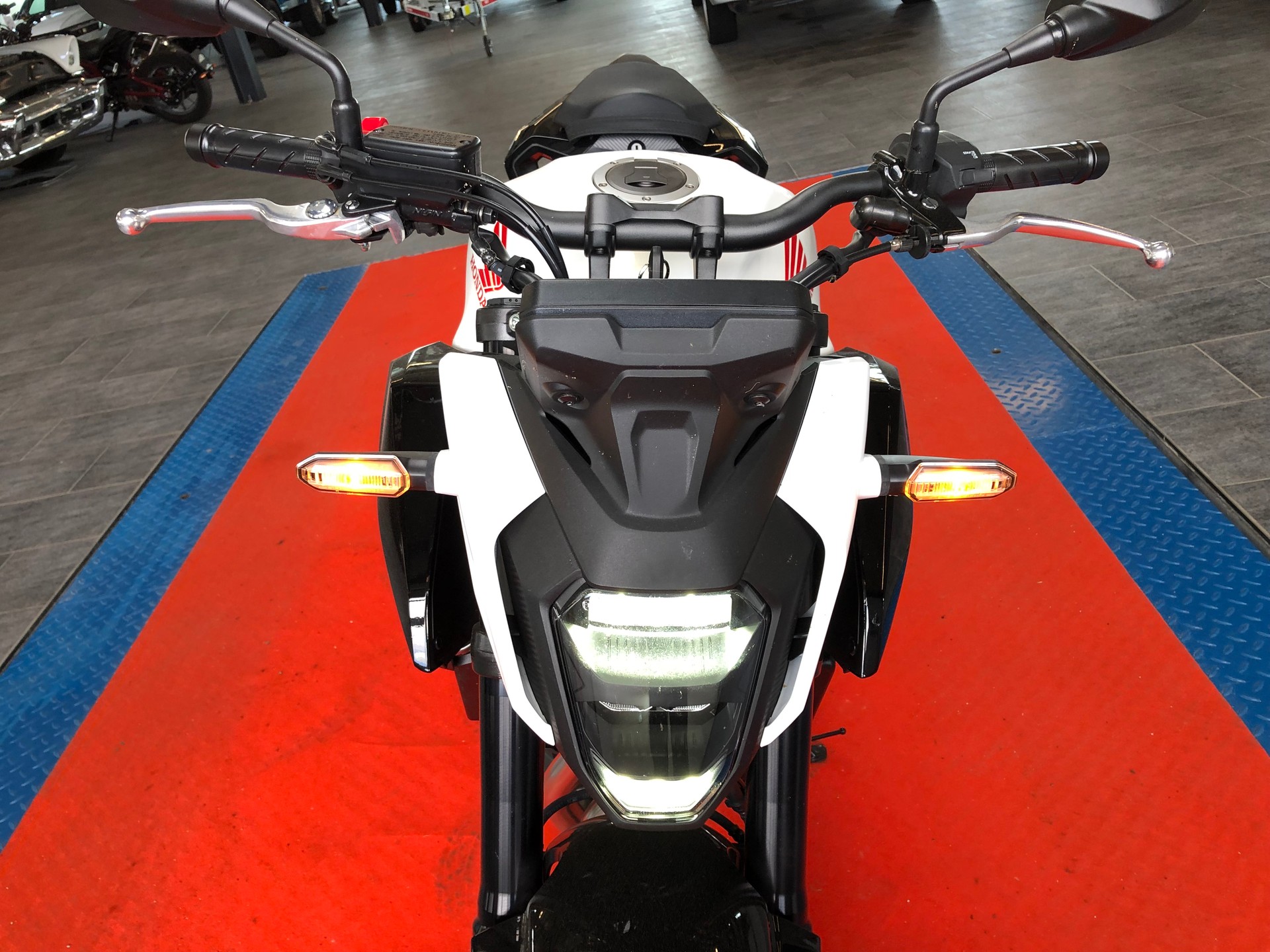 HONDA CB 500 Hornet-image-1