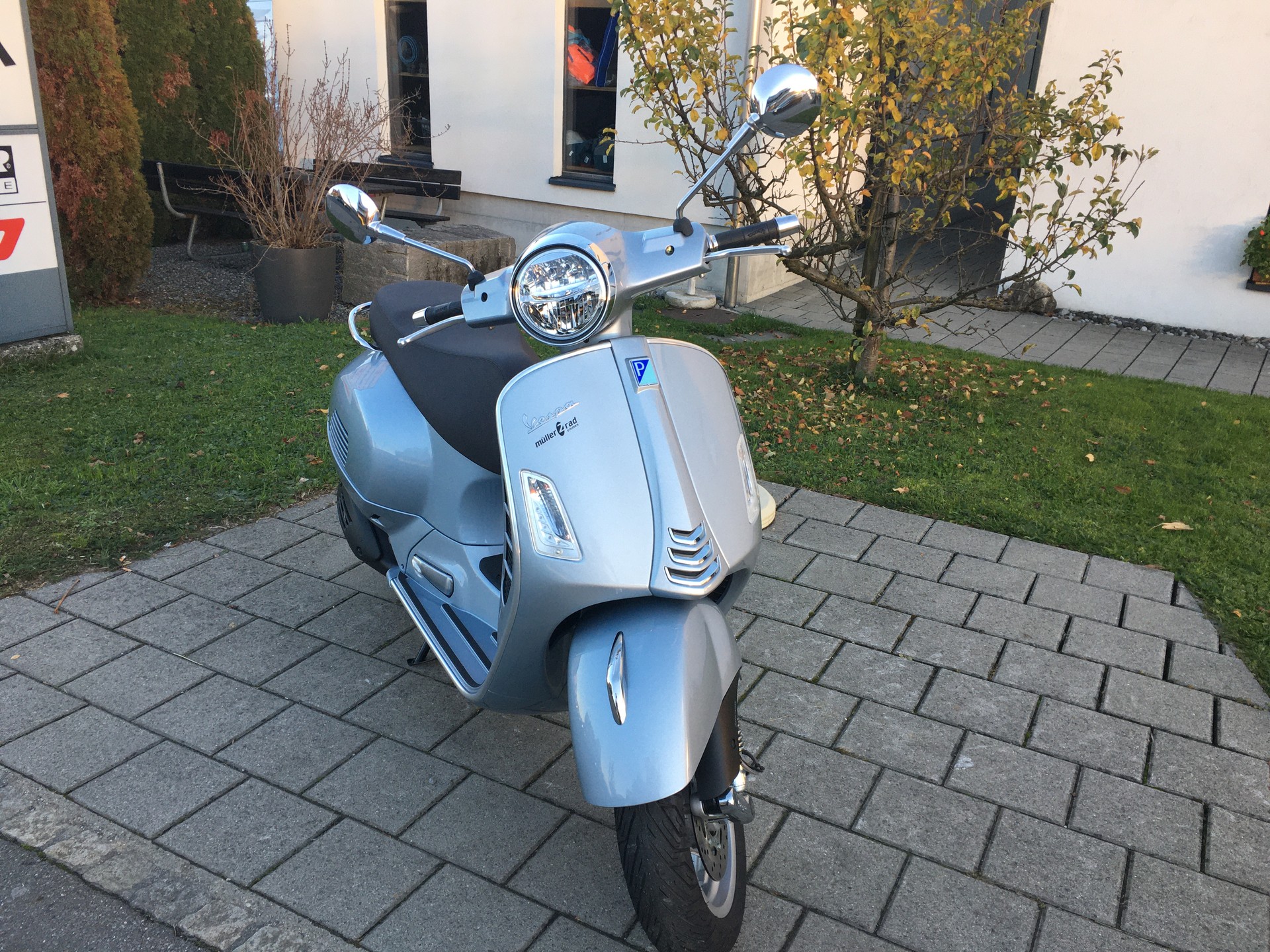 PIAGGIO Vespa GTS 300 HPE-image-0