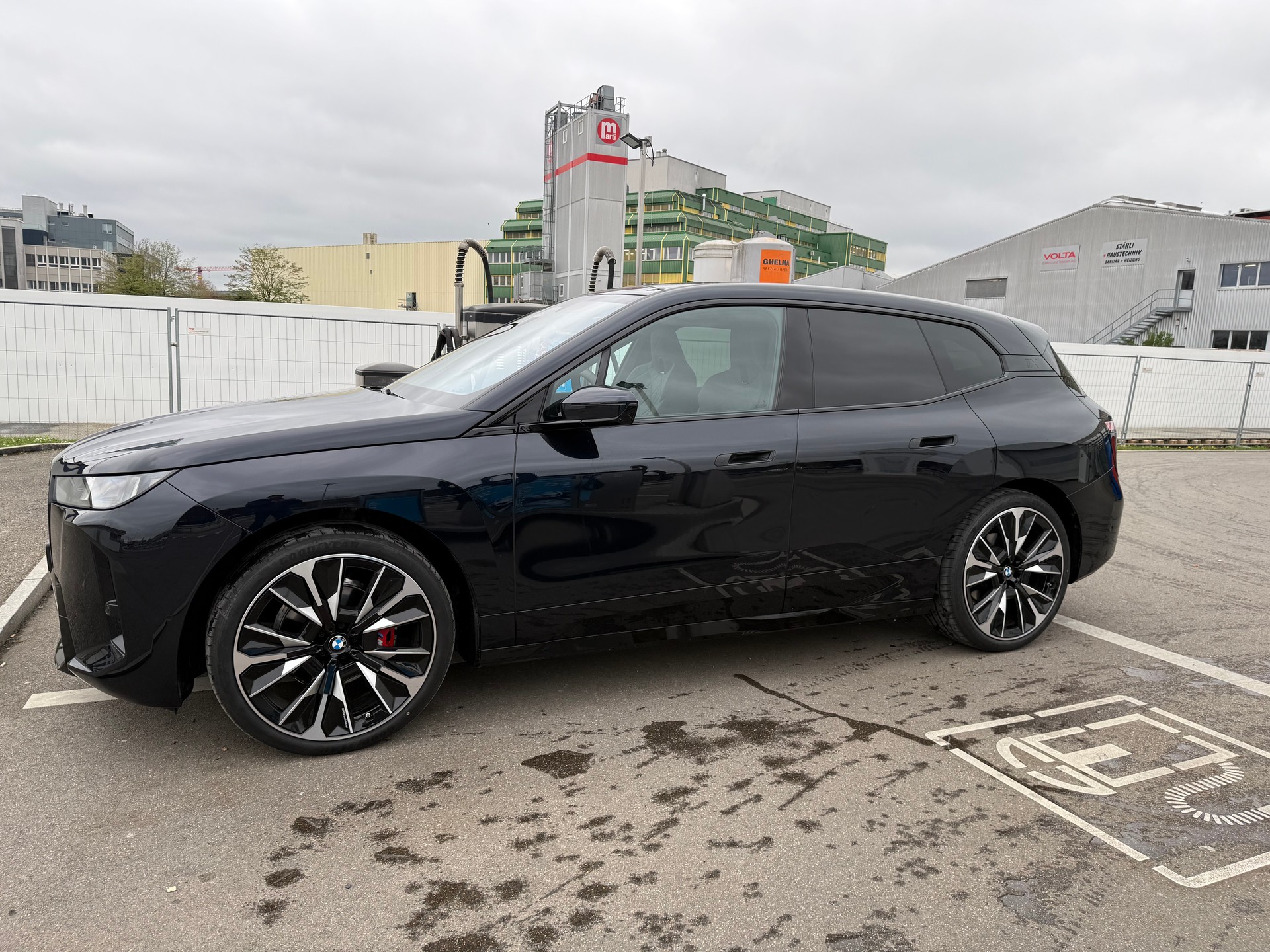 BMW BMW iX xDrive60 M Sport Pro – neuwertig – sofort verfügbar-image-1