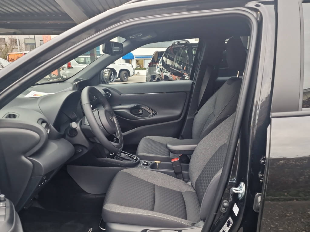 TOYOTA Yaris Cross 1.5 VVT-i HSD Trend AWD-i-image-4