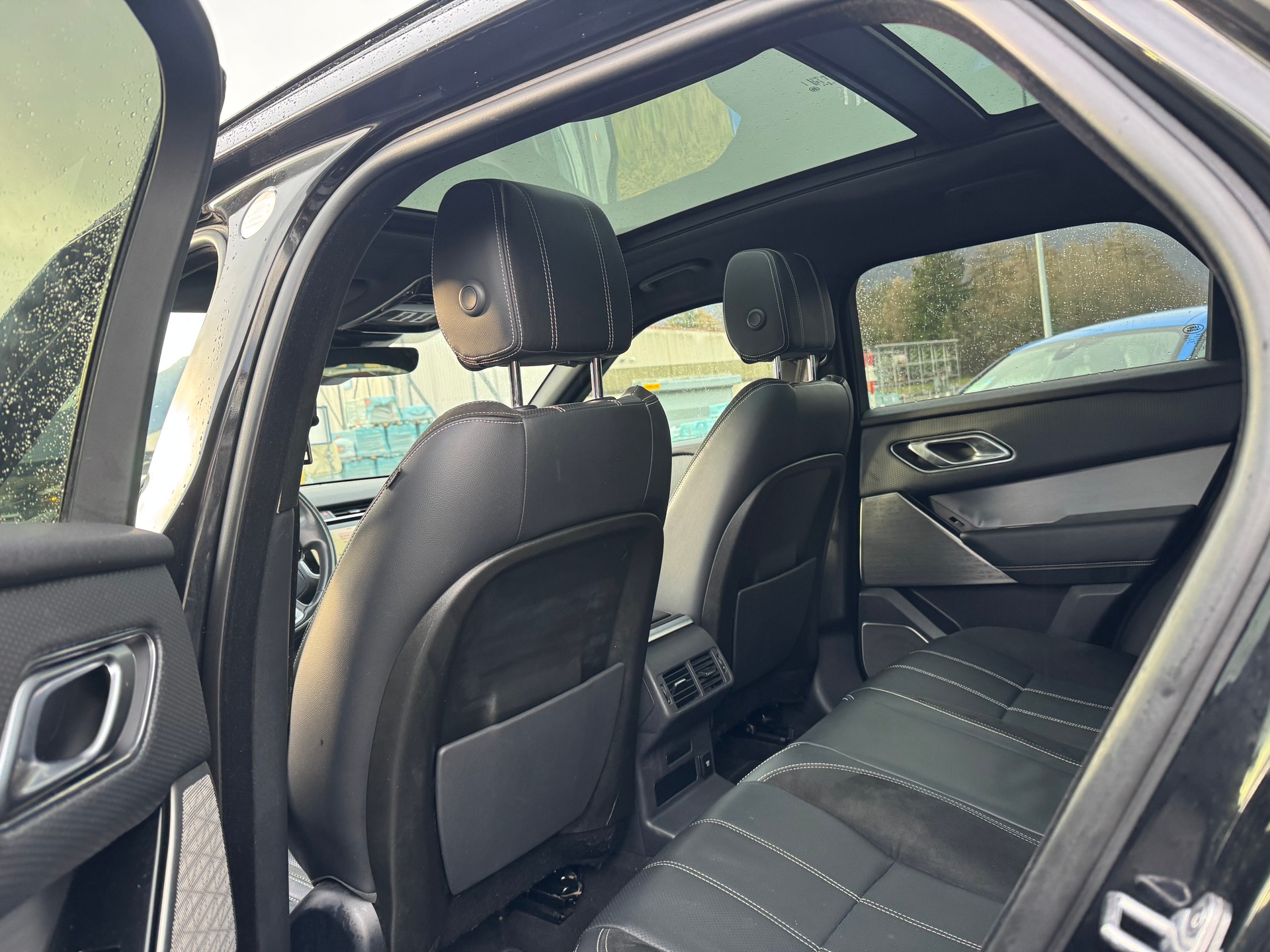 LAND ROVER Range Rover Velar R-Dynamic D 300 SE Automatic-image-6