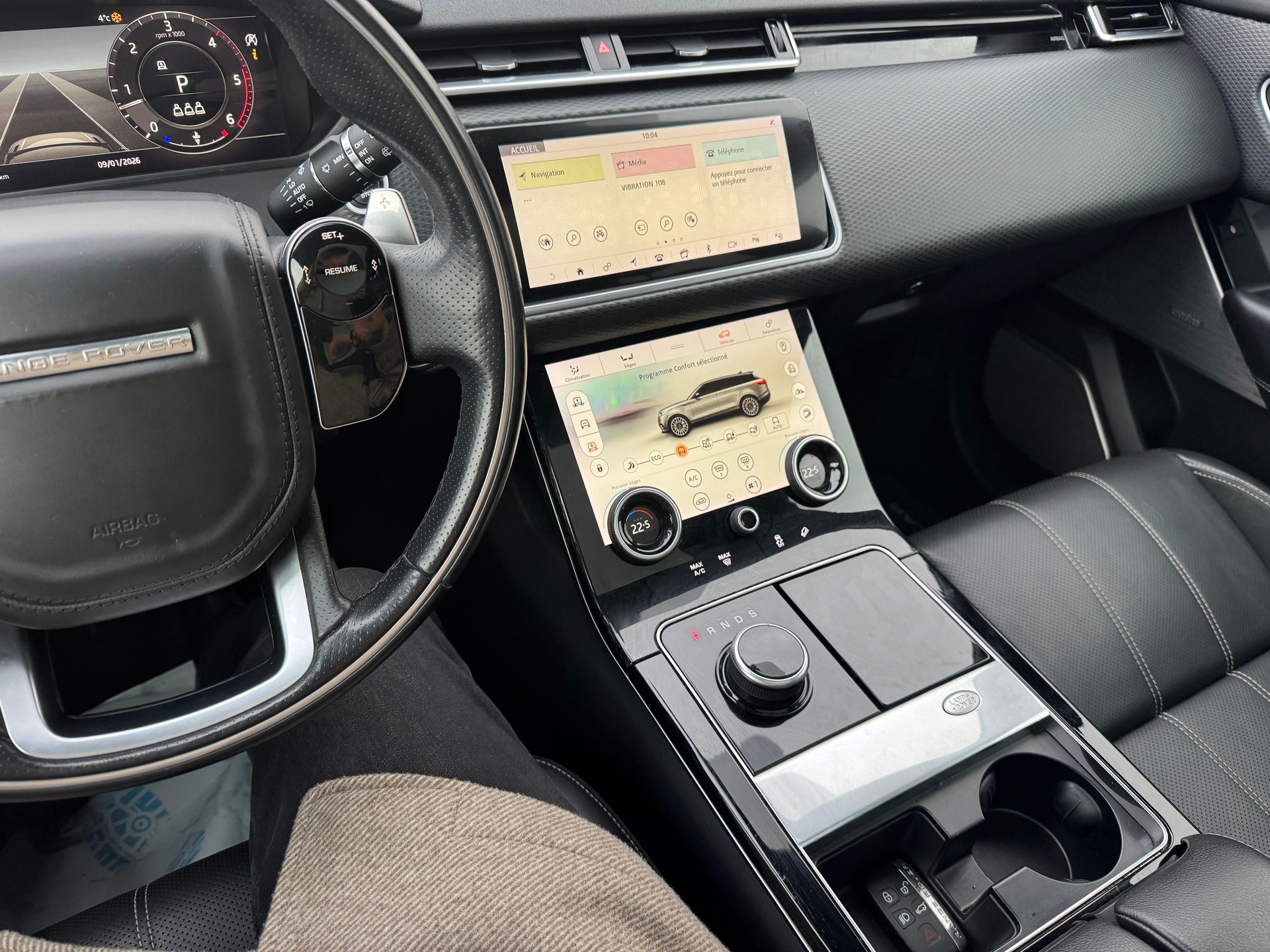 LAND ROVER Range Rover Velar R-Dynamic D 300 SE Automatic-image-13