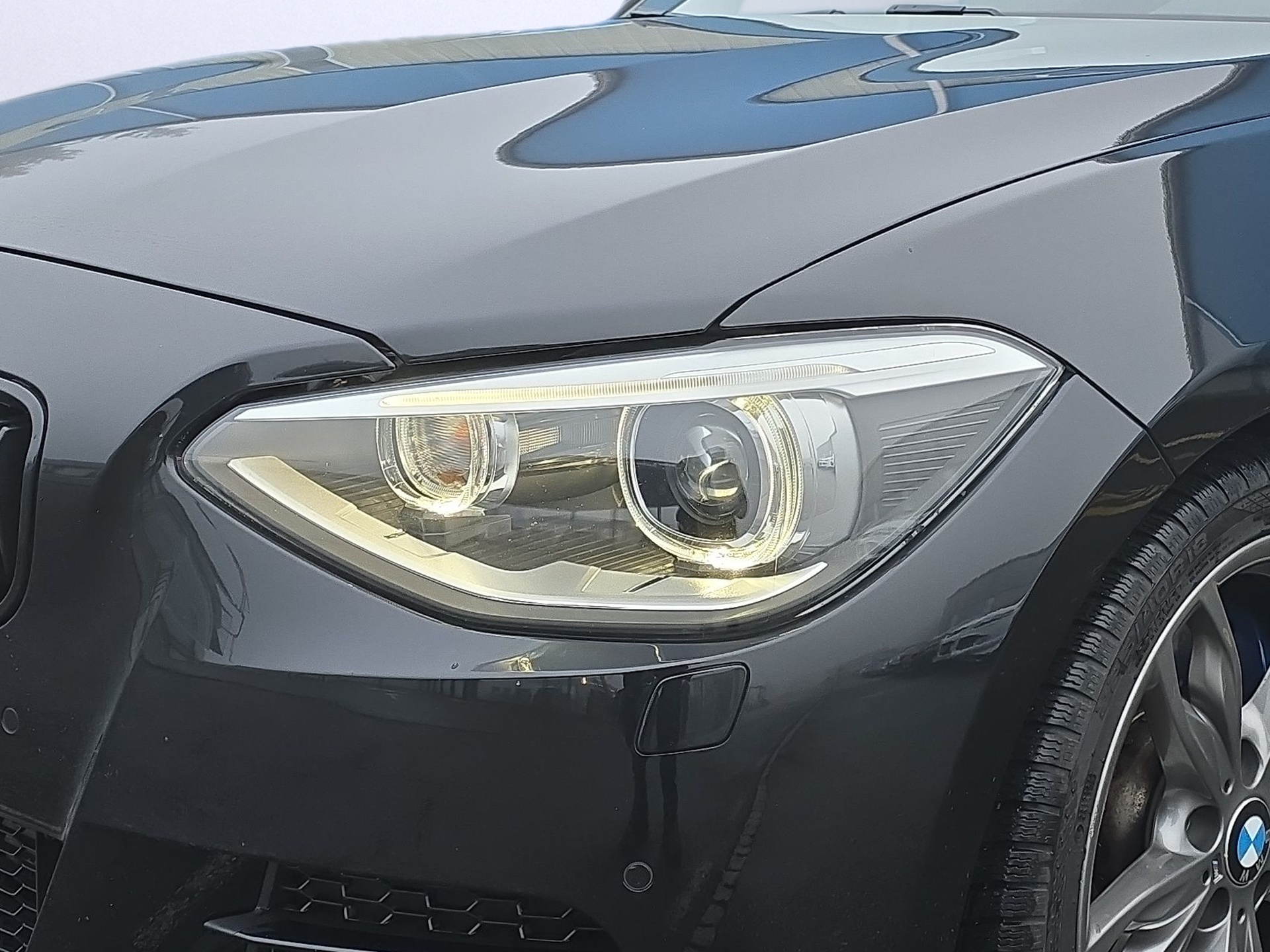 BMW M135i xDrive Steptronic-image-5