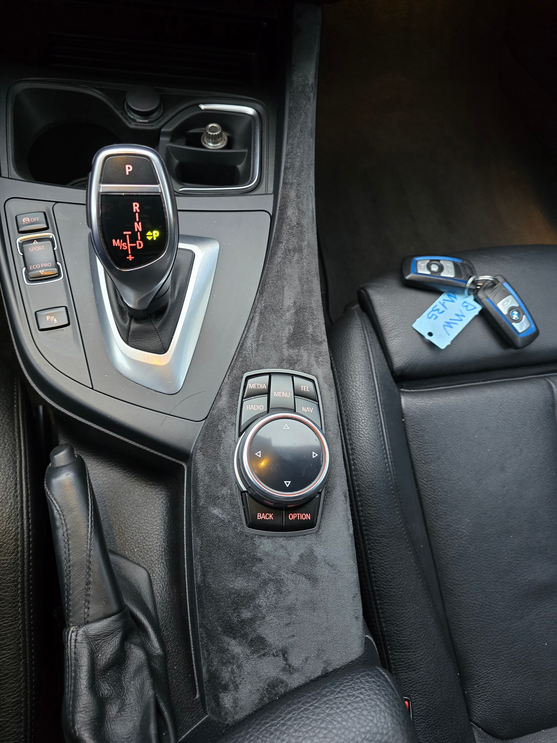 BMW M135i xDrive Steptronic-image-15