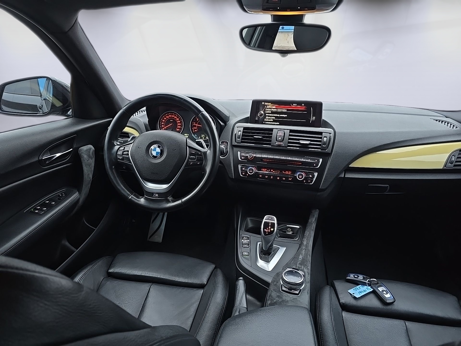 BMW M135i xDrive Steptronic-image-13