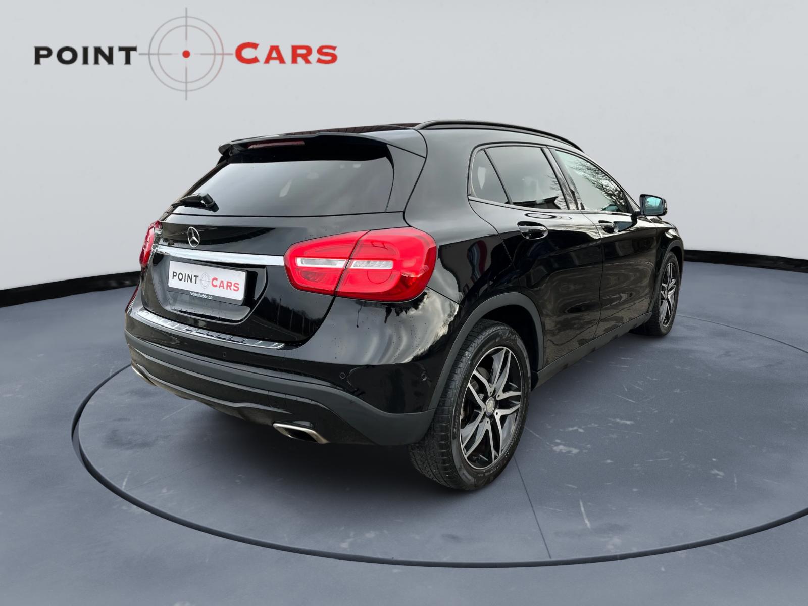 MERCEDES-BENZ GLA 200 Night Star 7G-DCT-image-4