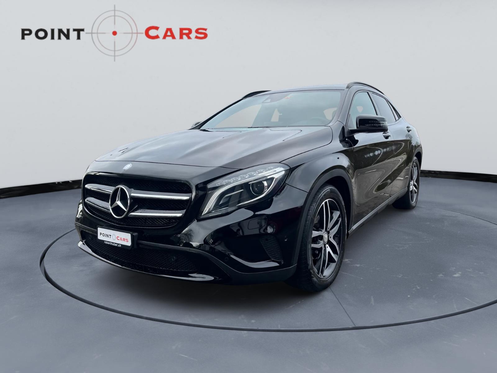 MERCEDES-BENZ GLA 200 Night Star 7G-DCT