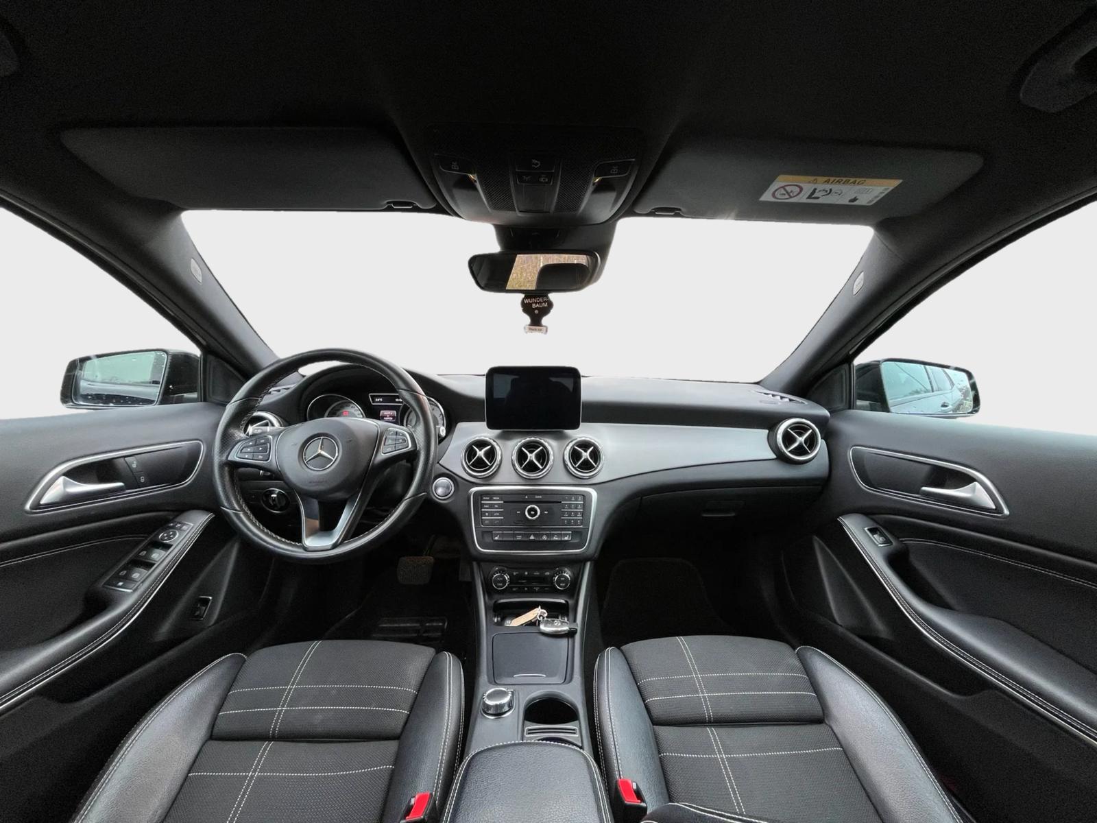 MERCEDES-BENZ GLA 200 Night Star 7G-DCT-image-7