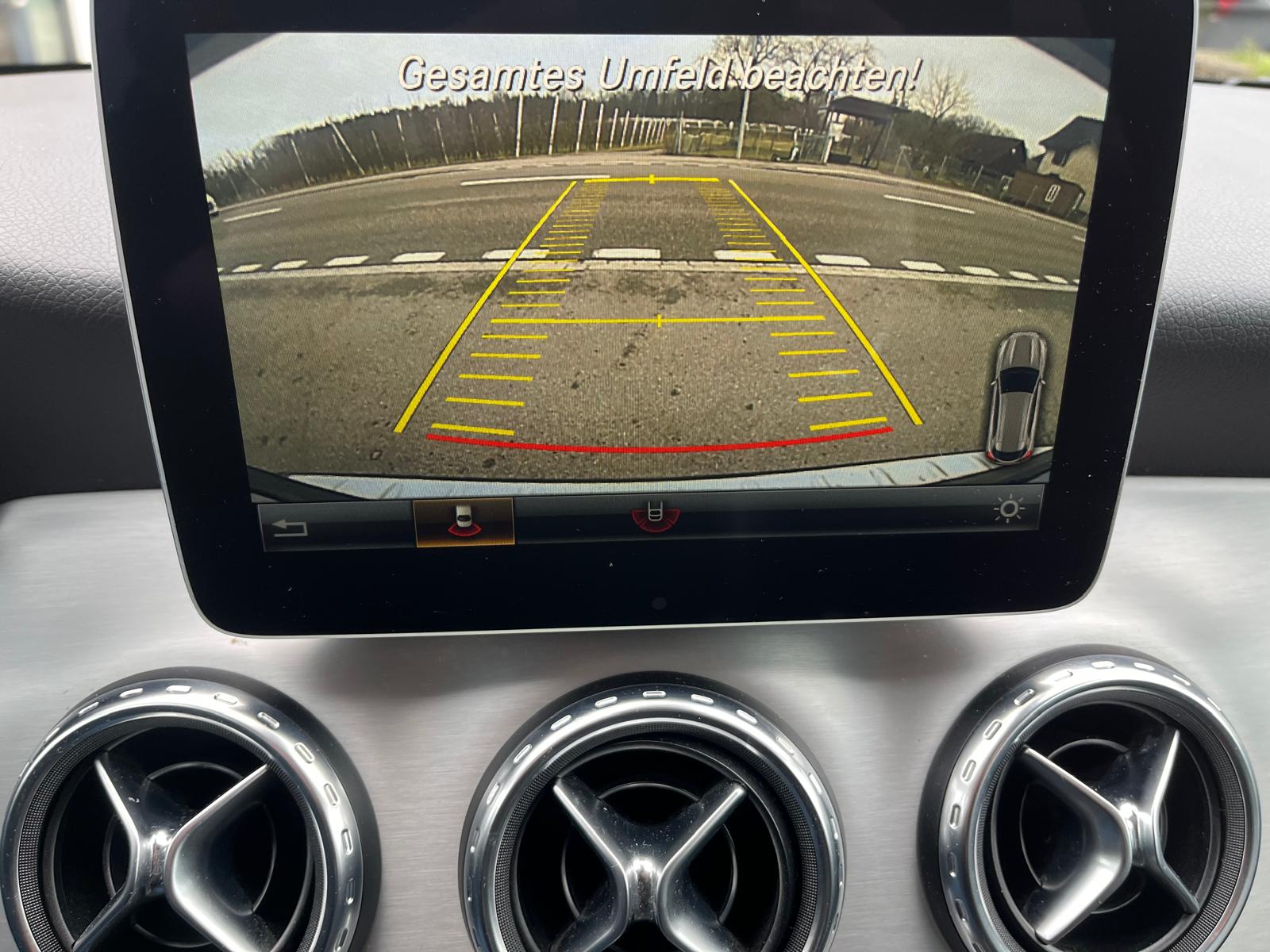 MERCEDES-BENZ GLA 200 Night Star 7G-DCT-image-13