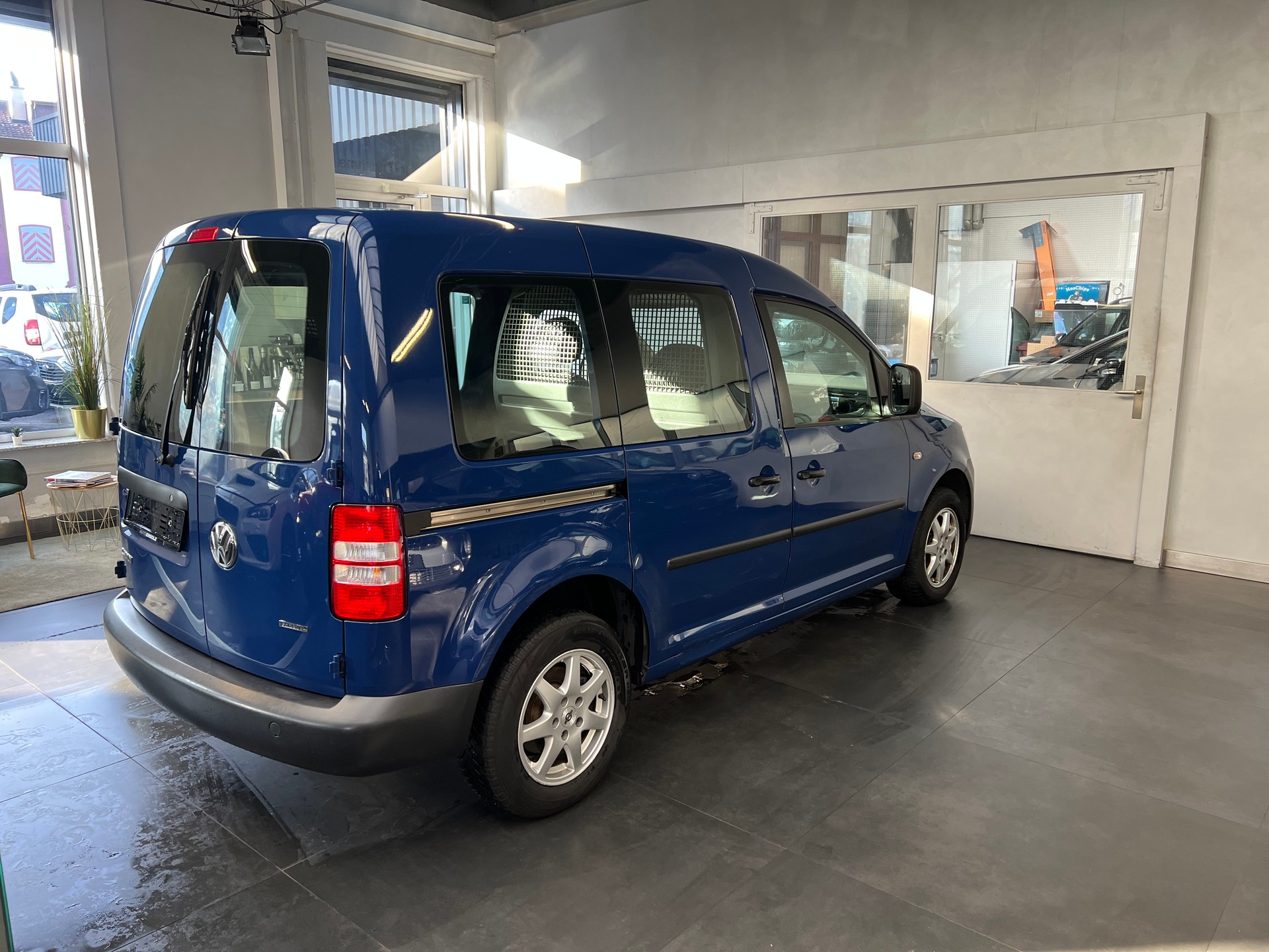 VW Caddy 2.0 EcoFuel-image-3