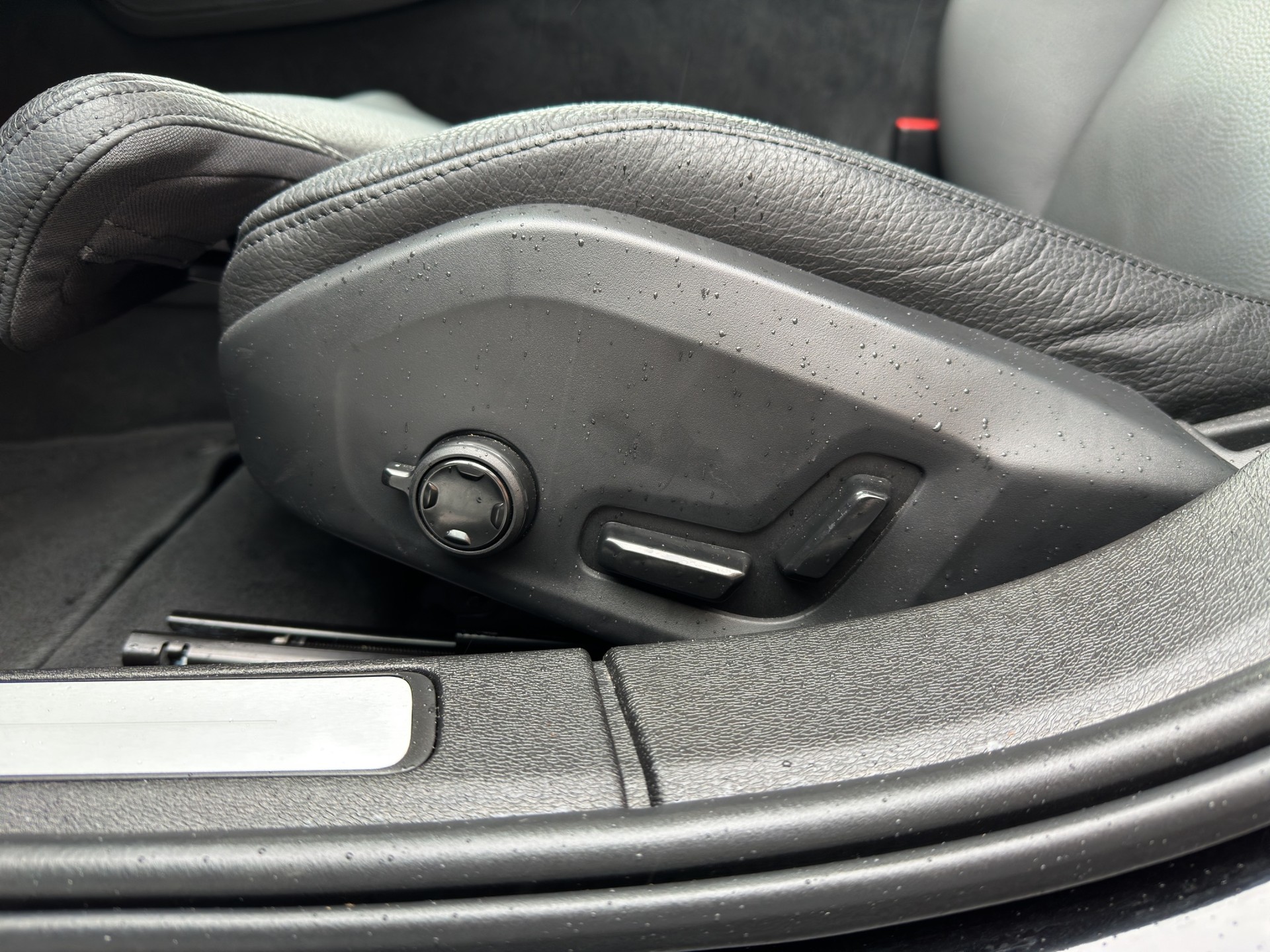 VOLVO S60 T8 e AWD Plug in Hybrid Ultimate Dark Geartronic-image-9