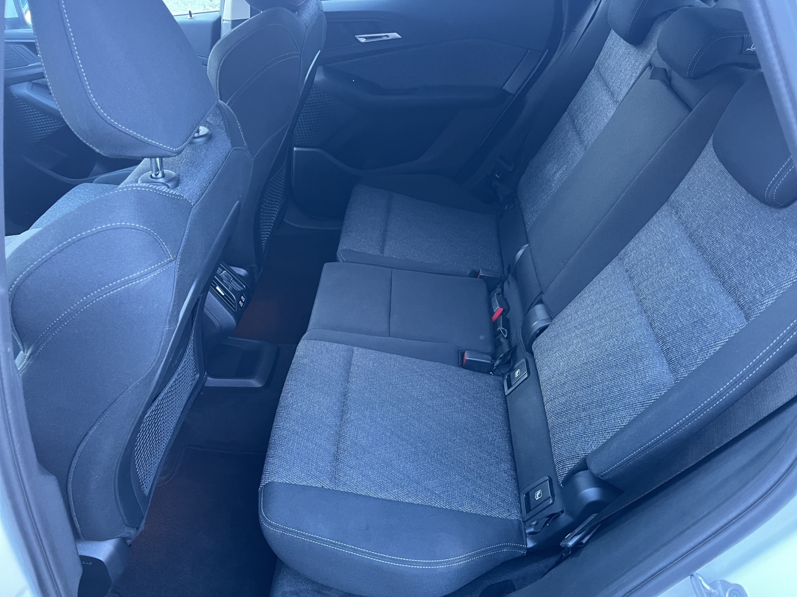 BMW 223d xDrive Active Tourer-image-10