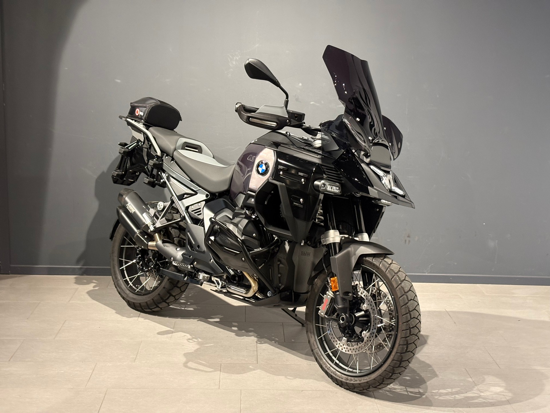BMW R 1300 GS Adventure-image-1