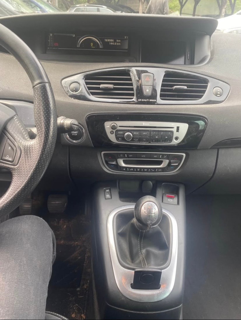RENAULT Scénic 1.2 16V Turbo Expression-image-4