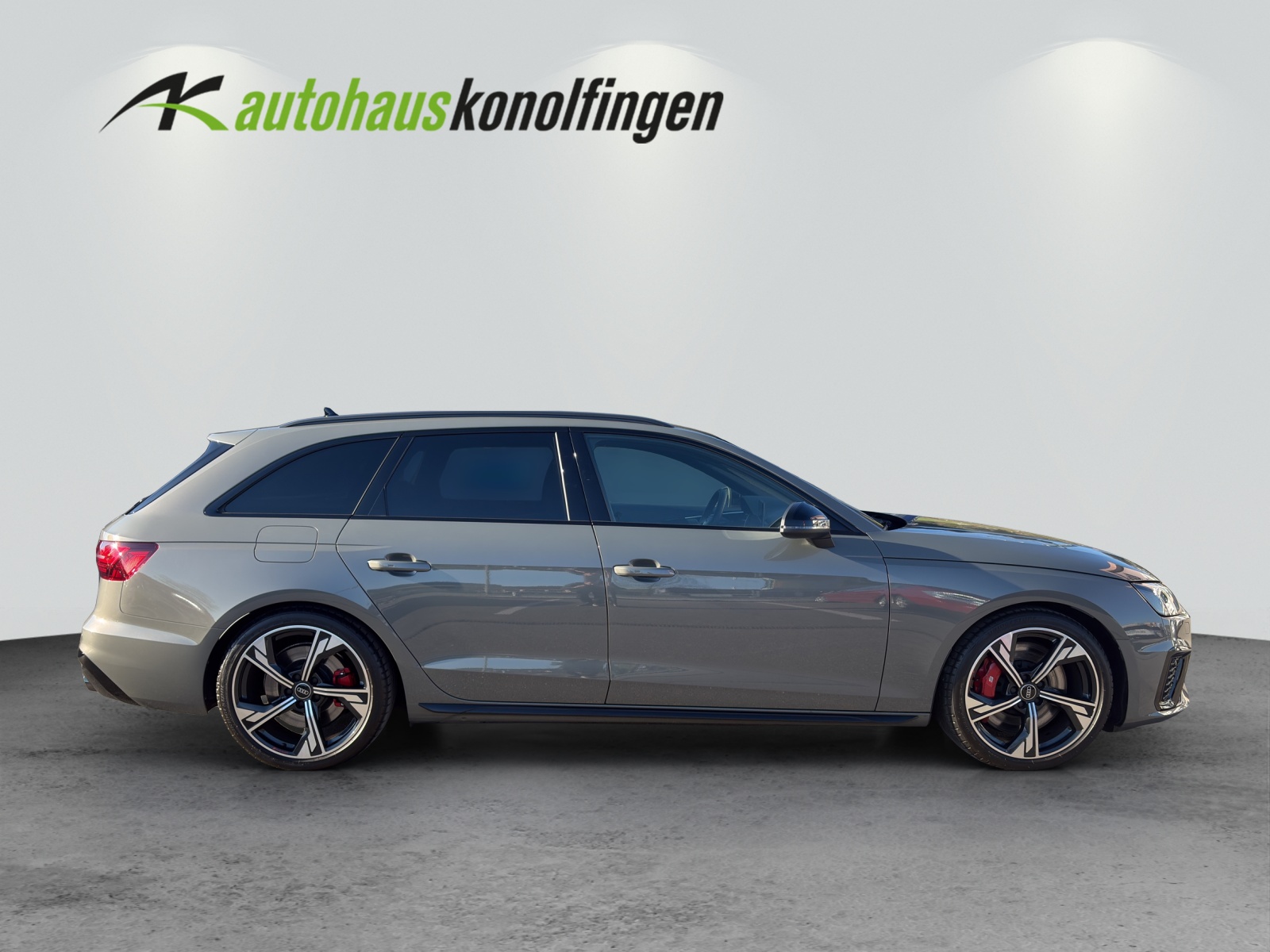 AUDI S4 Avant 3.0 V6 TDI quattro T-Tronic-image-4