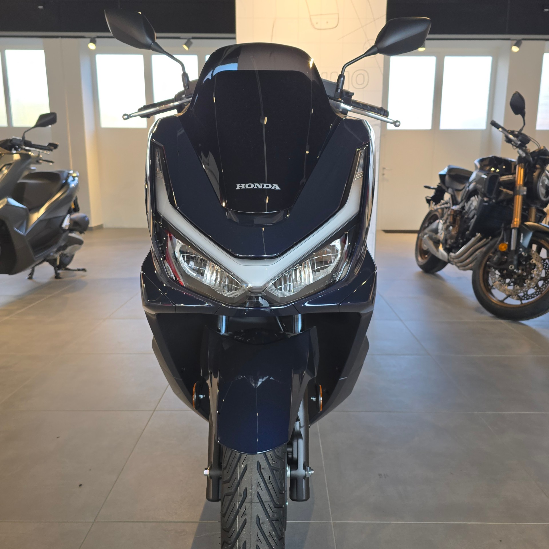 HONDA PCX 125 DX TFT.connectivity-image-1