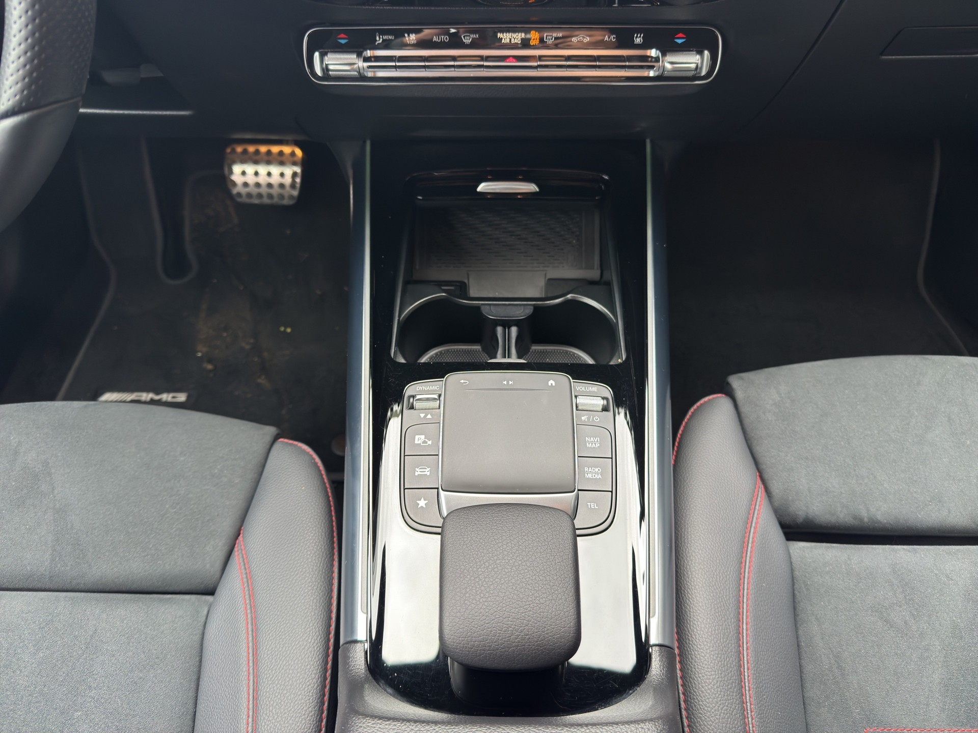 MERCEDES-BENZ EQA 350 Swiss Star AMG Line 4matic-image-13