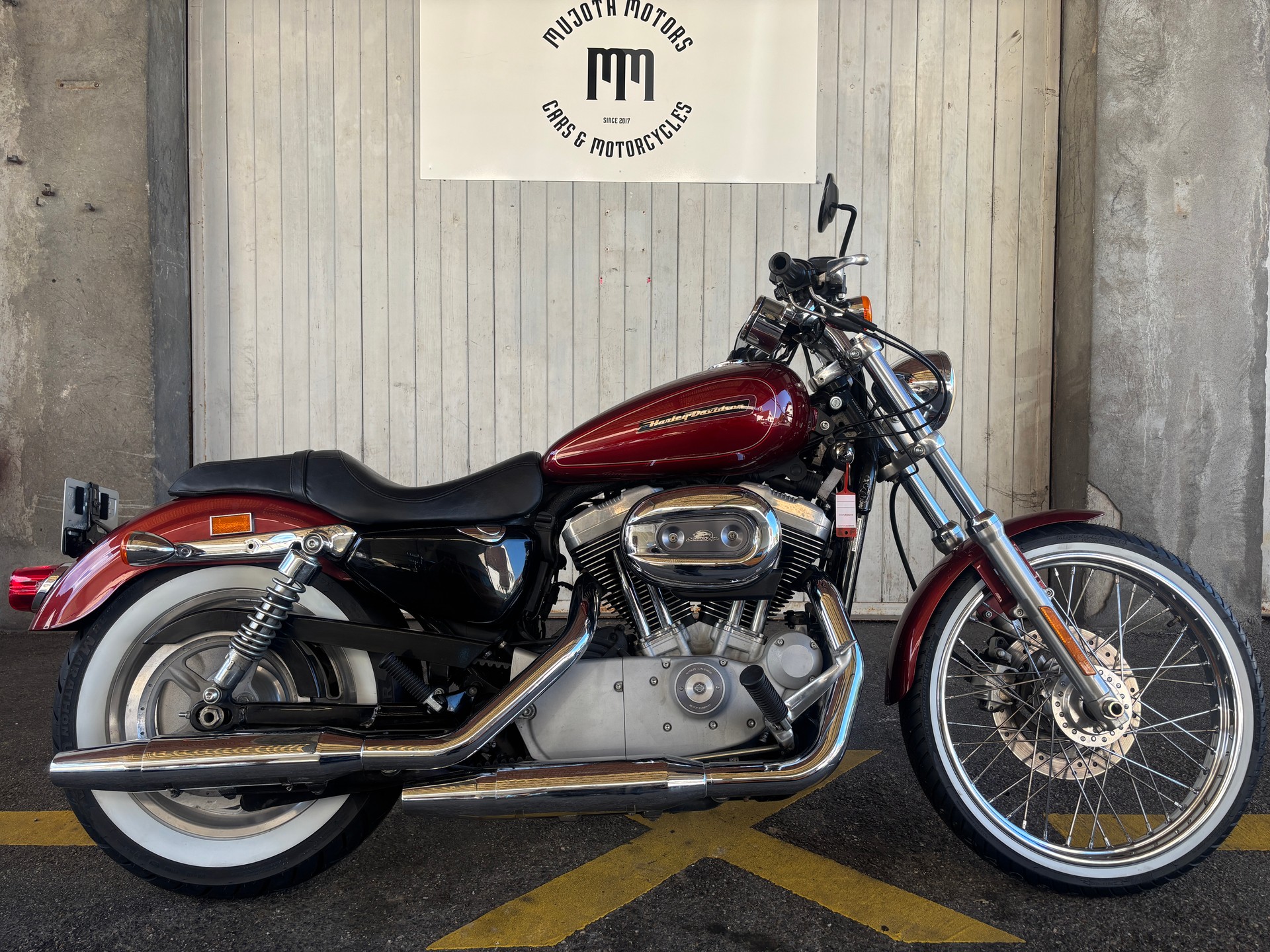 HARLEY-DAVIDSON XL 883 C Sportster Custom Injection