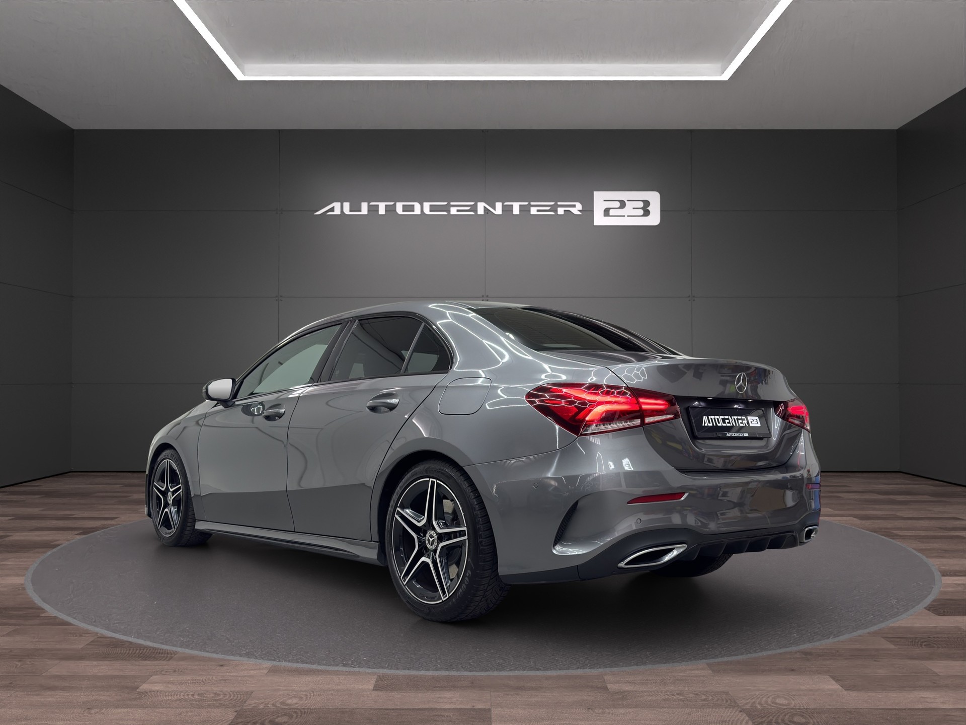 MERCEDES-BENZ A 250 AMG Line 7G-DCT-image-5