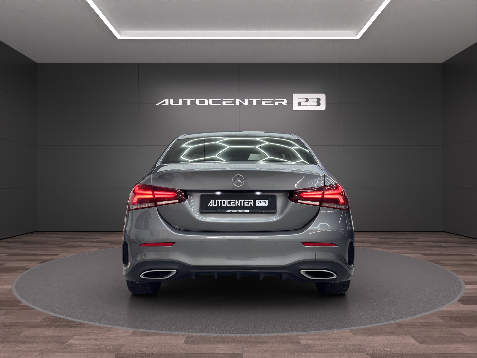 MERCEDES-BENZ A 250 AMG Line 7G-DCT-image-4