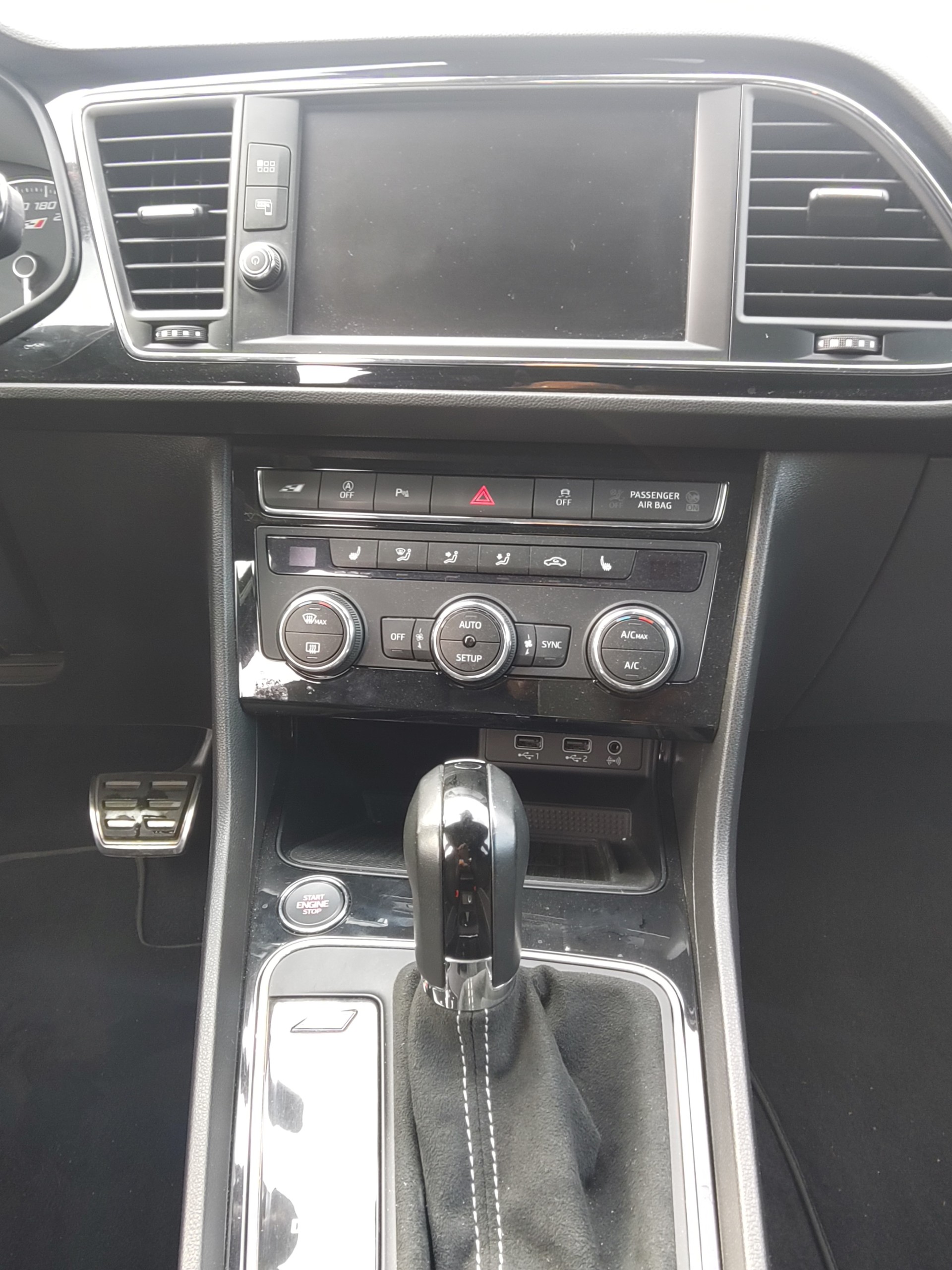 SEAT Leon 2.0 TSI Cupra 300 DSG-image-9