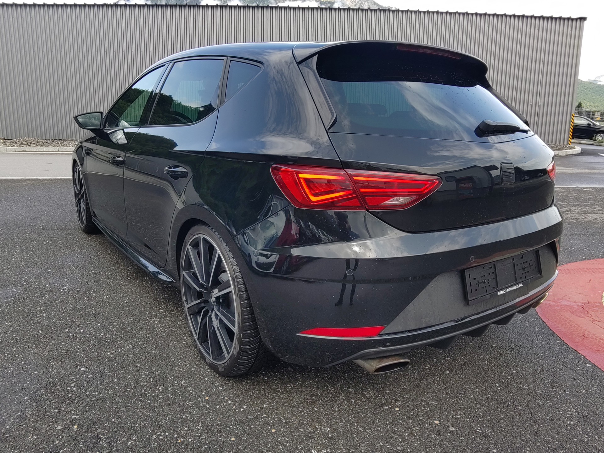 SEAT Leon 2.0 TSI Cupra 300 DSG-image-2