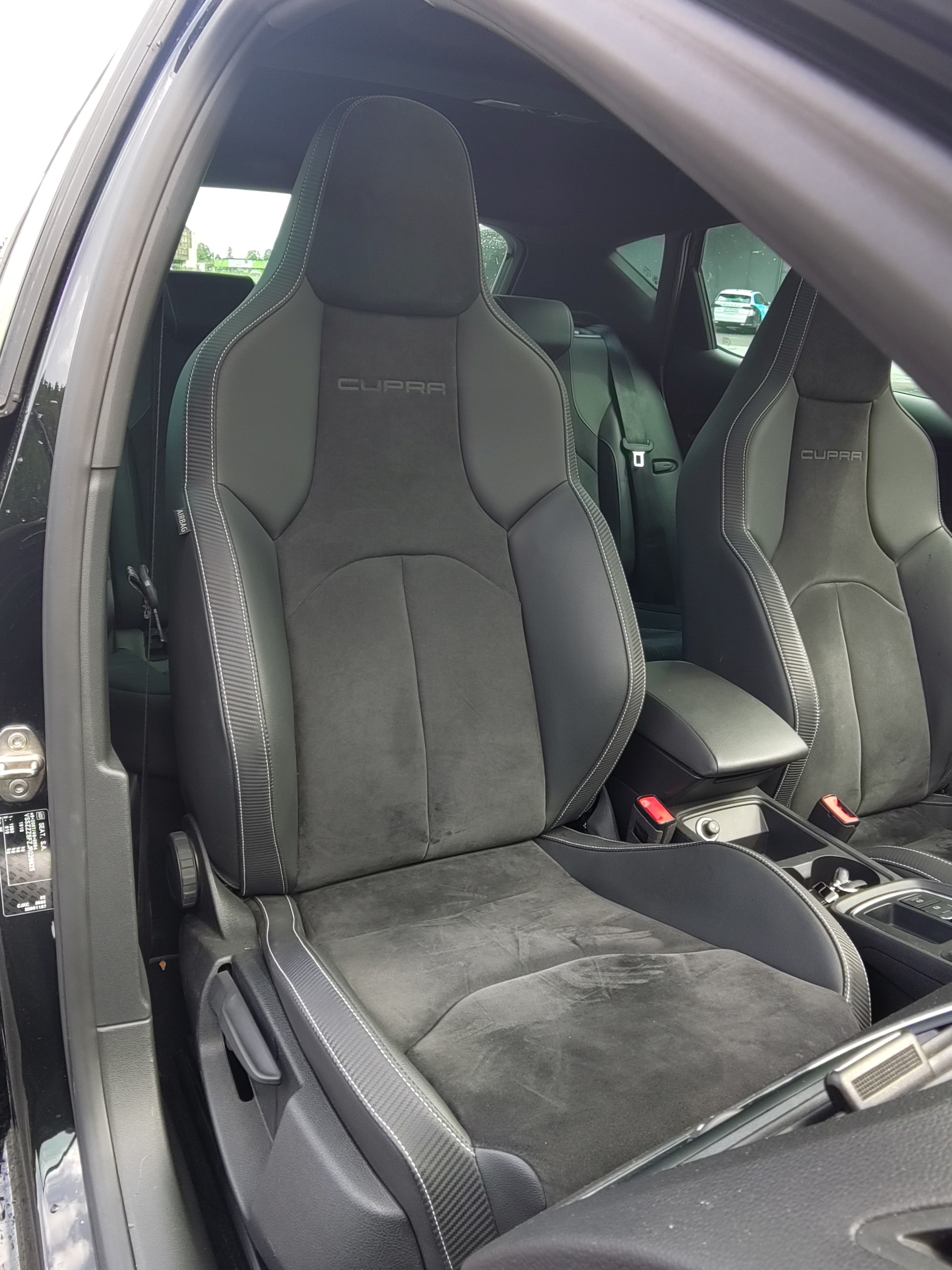 SEAT Leon 2.0 TSI Cupra 300 DSG-image-7