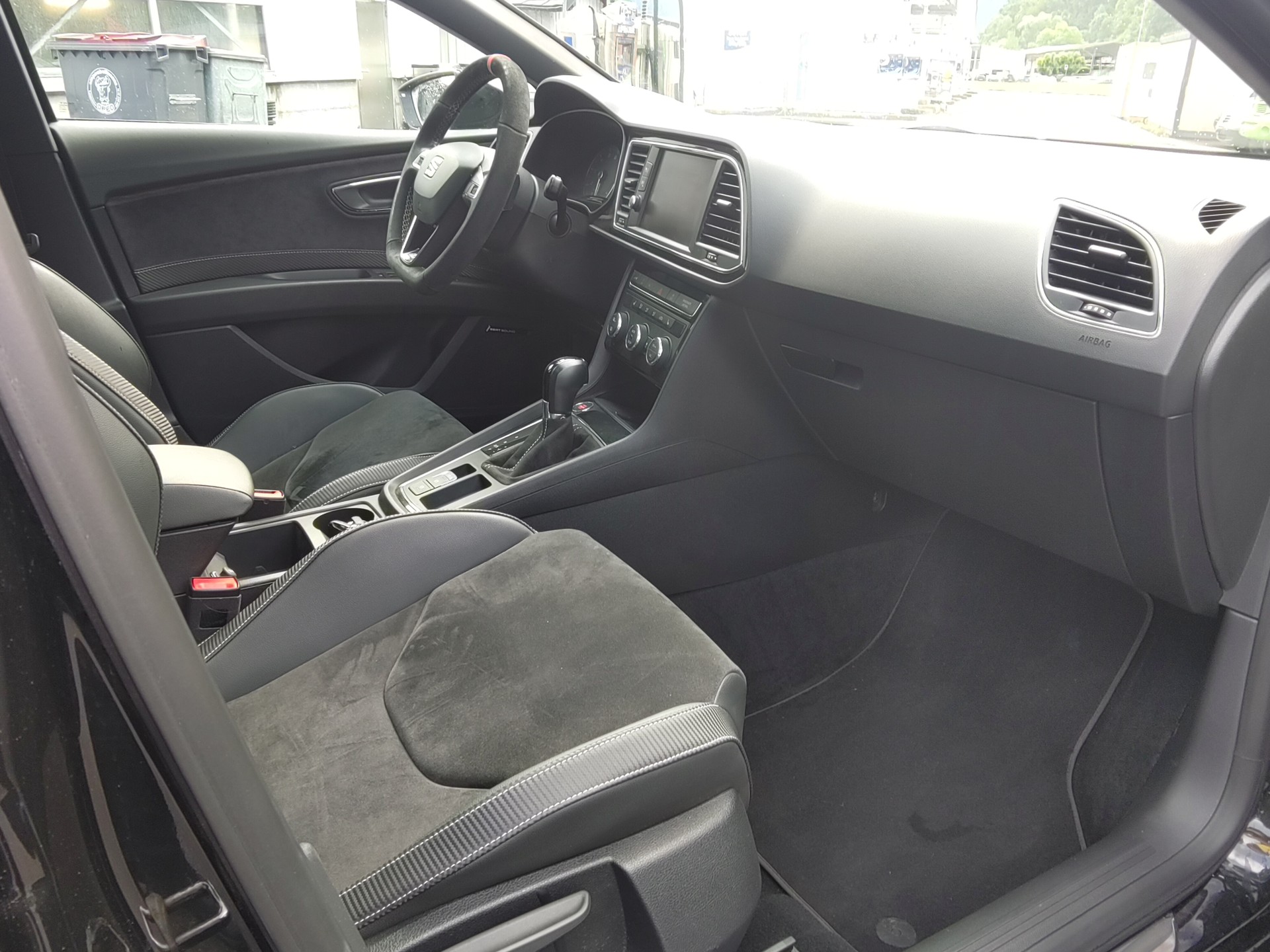 SEAT Leon 2.0 TSI Cupra 300 DSG-image-6