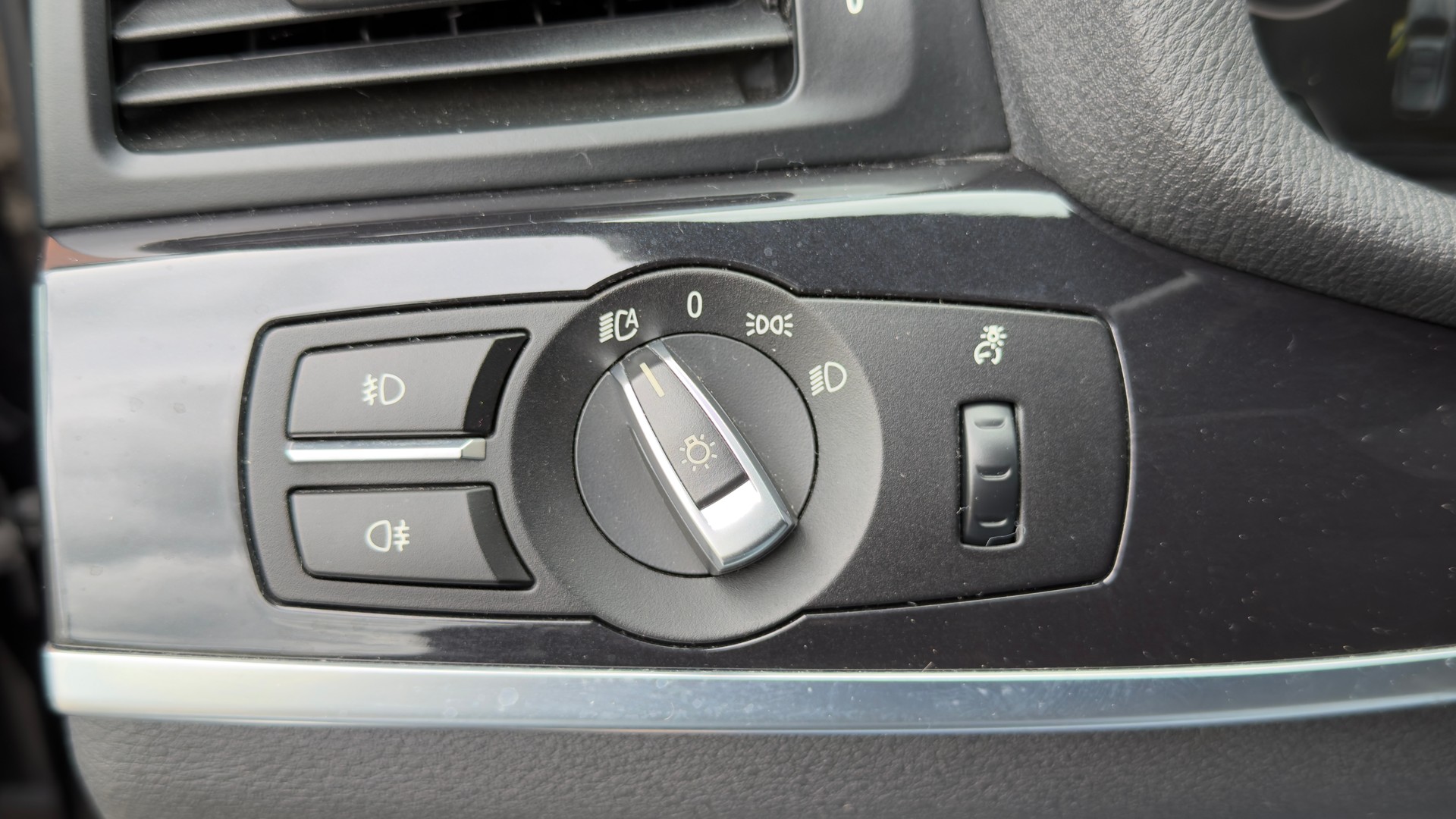 BMW X3 xDrive 20d -" Pack M * Capteur + Camera de Recul * intérieur cuir * jantes 19 pouces * sièges chauffants+électriques "-image-17