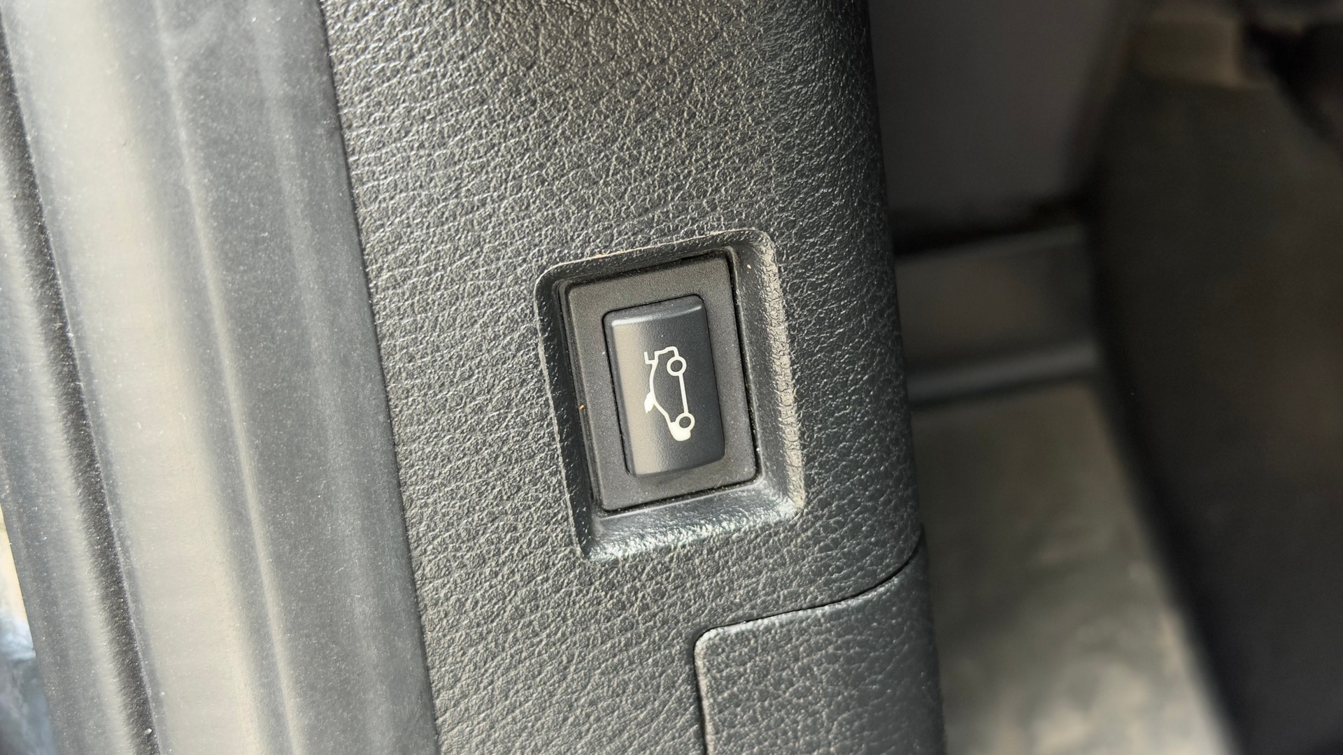BMW X3 xDrive 20d -" Pack M * Capteur + Camera de Recul * intérieur cuir * jantes 19 pouces * sièges chauffants+électriques "-image-19