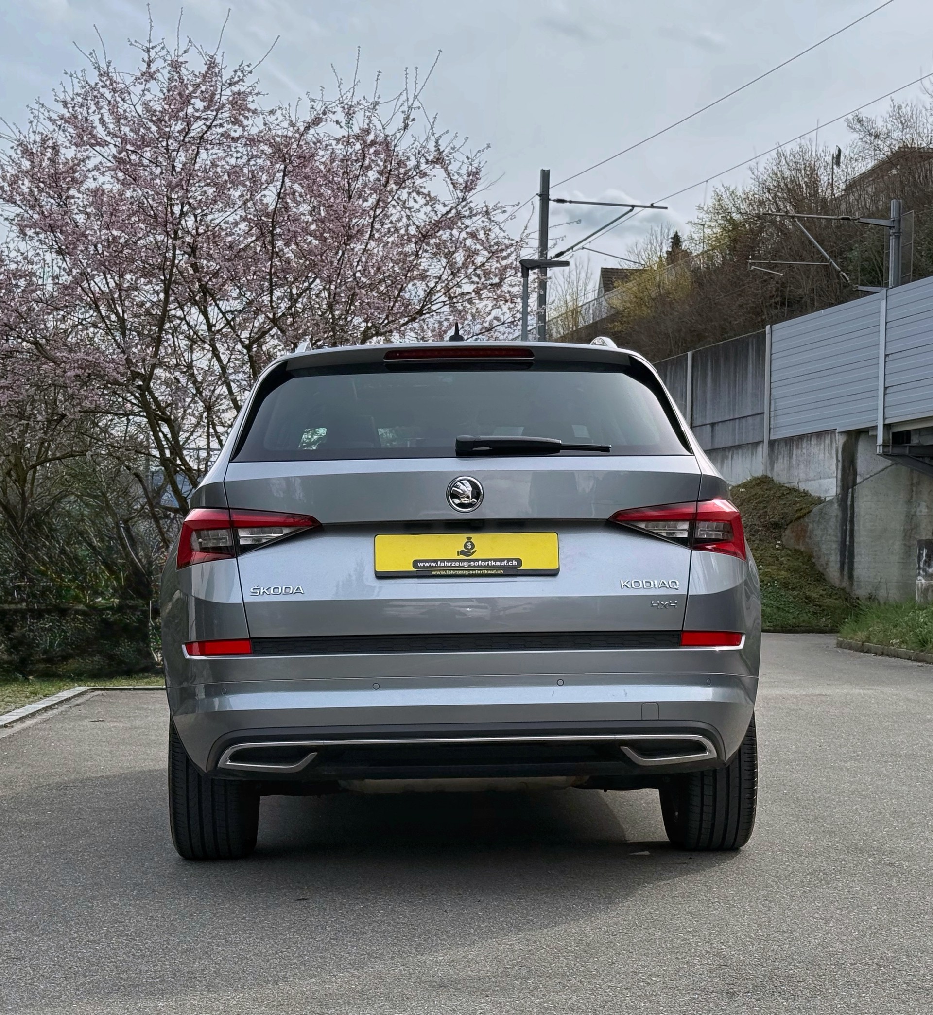 SKODA Kodiaq 2.0 TSI 4x4 L&K DSG 7-Plätzer-image-4