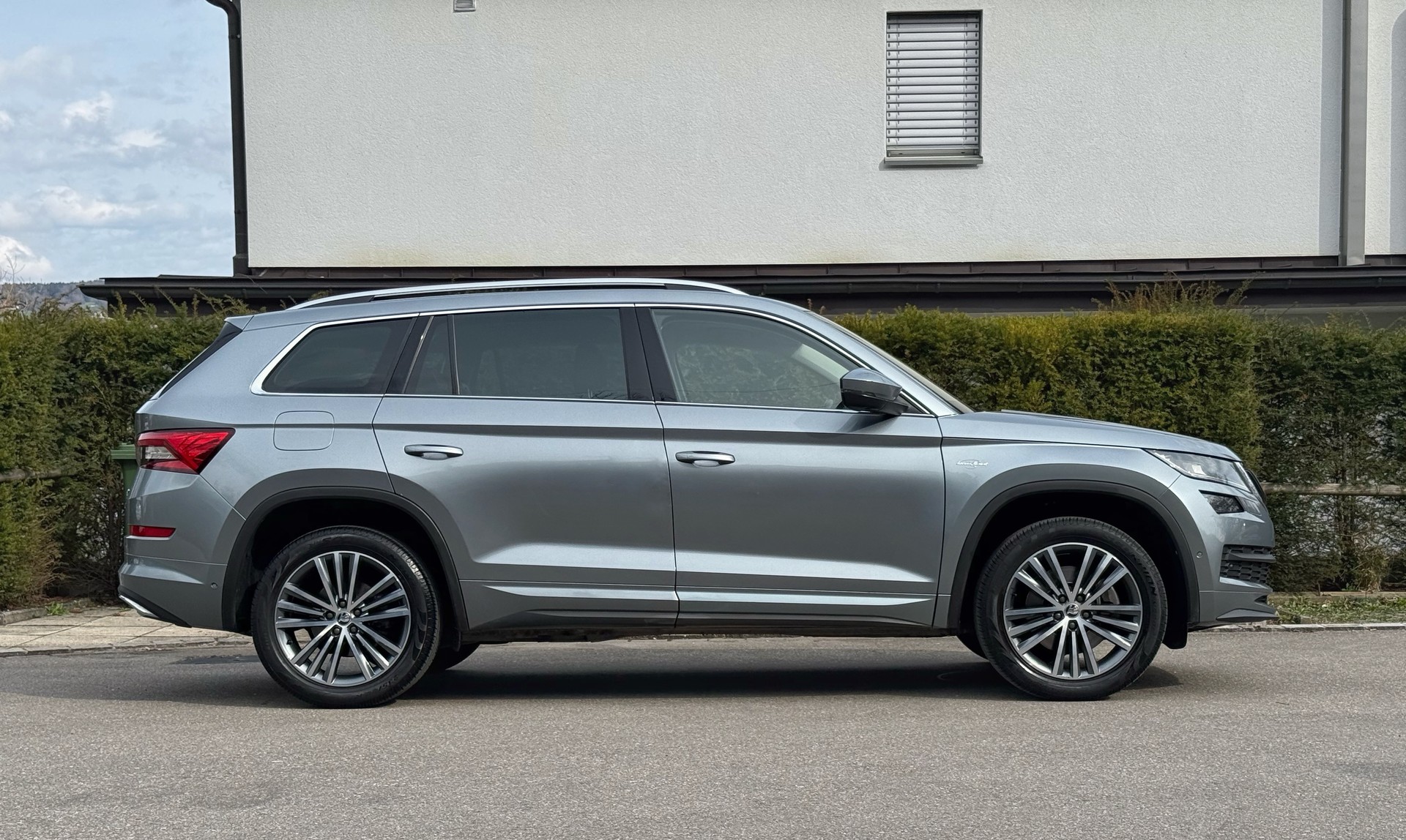 SKODA Kodiaq 2.0 TSI 4x4 L&K DSG 7-Plätzer-image-2