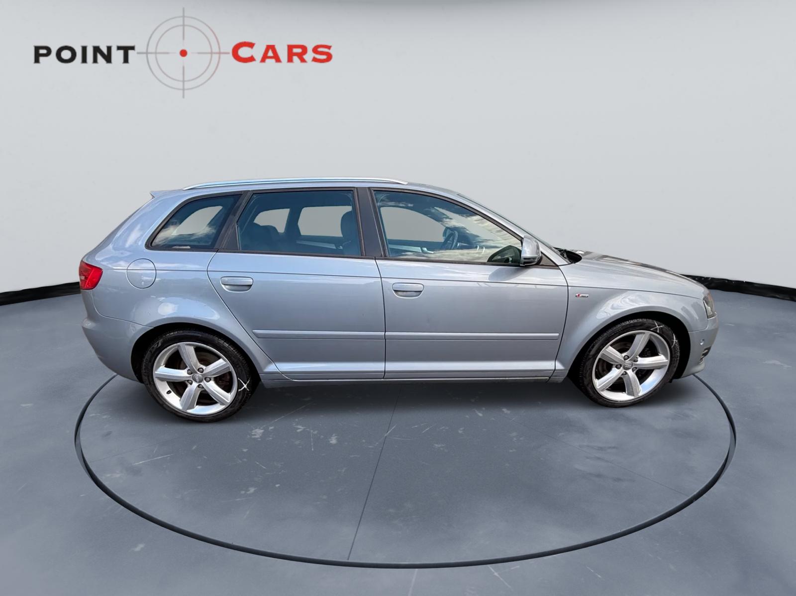 AUDI A3 Sportback 2.0 TFSI Ambition quattro S-tronic-image-5