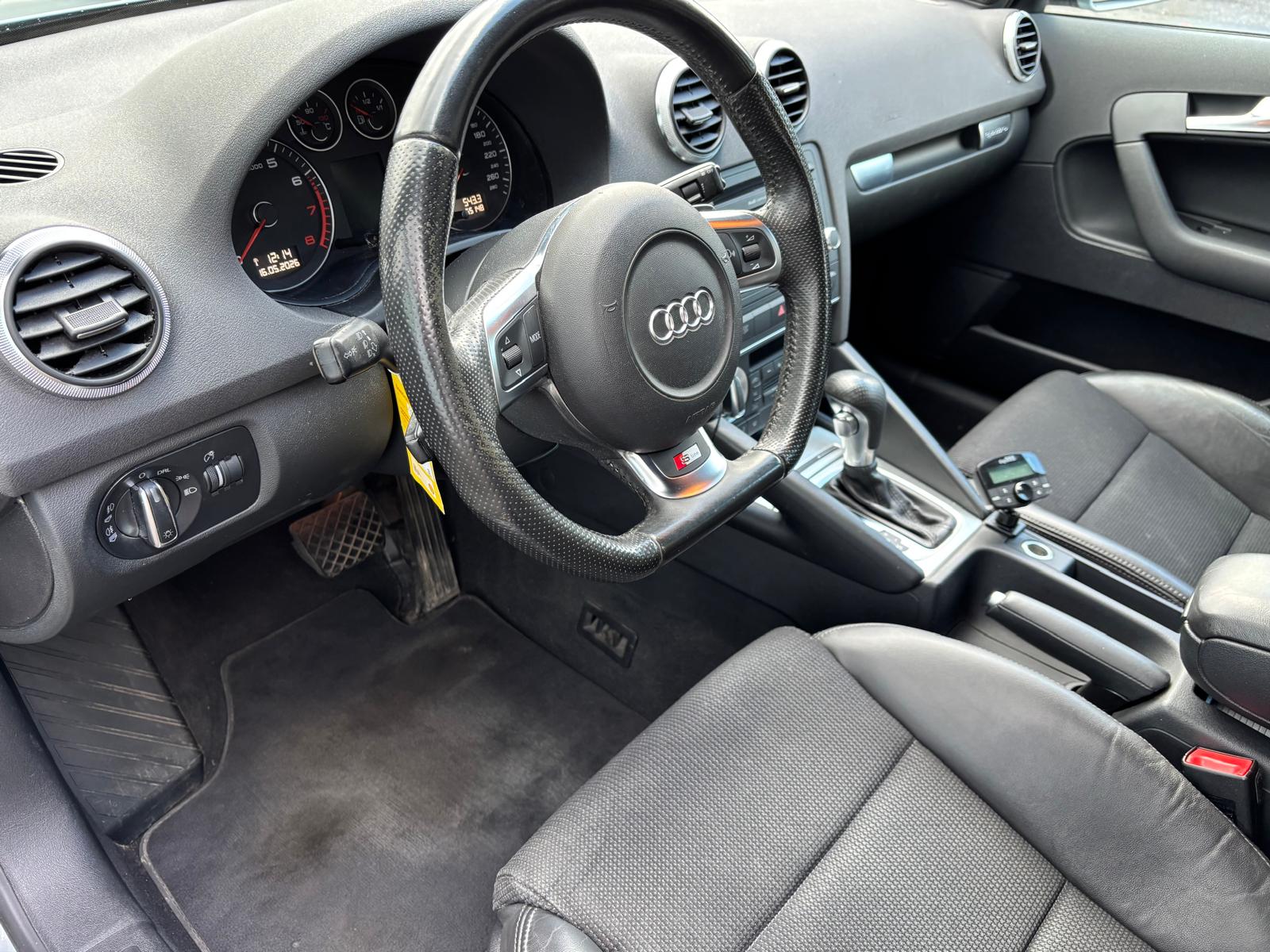 AUDI A3 Sportback 2.0 TFSI Ambition quattro S-tronic-image-8