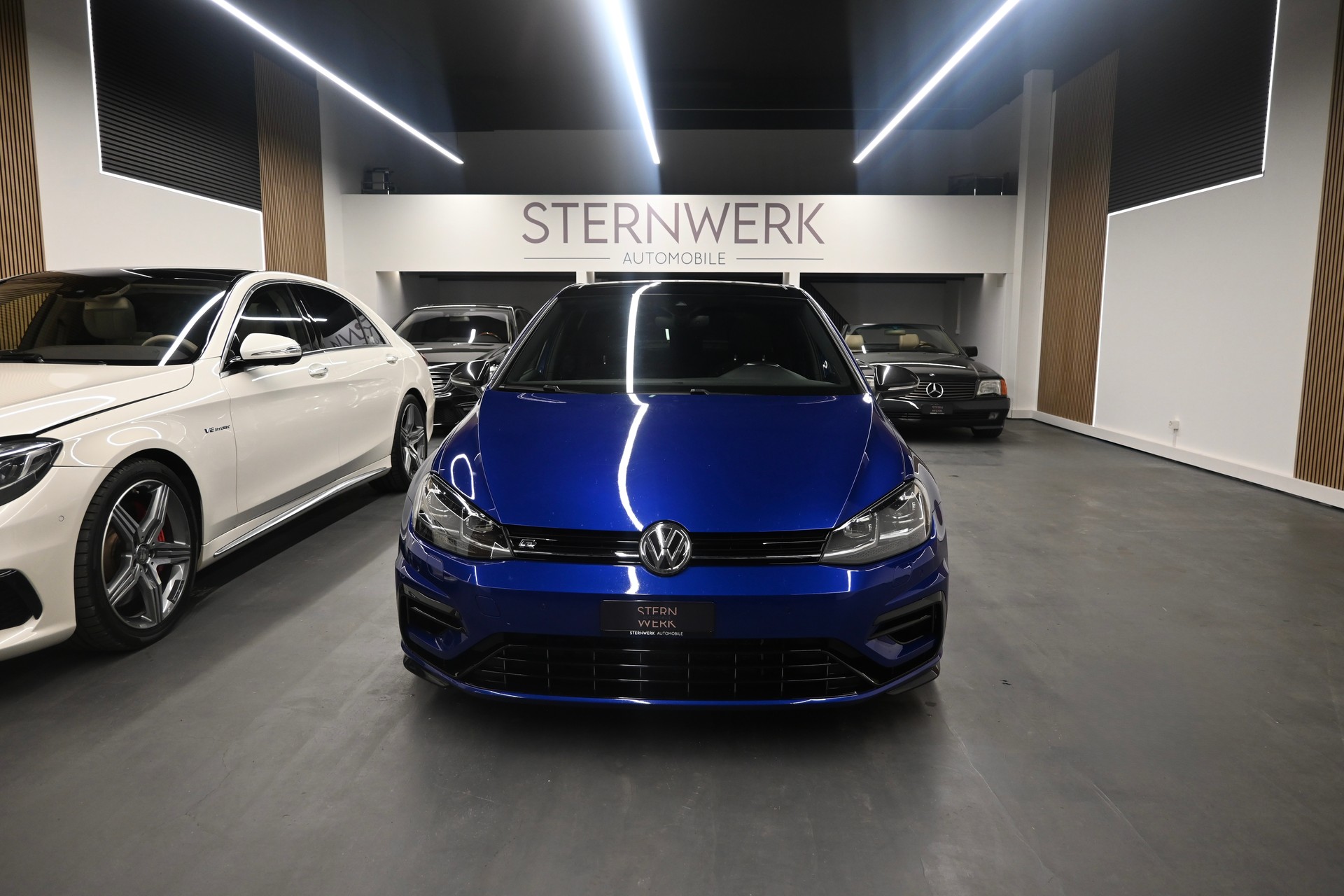 VW Golf 2.0 TSI R 4Motion DSG-showroom-element-1