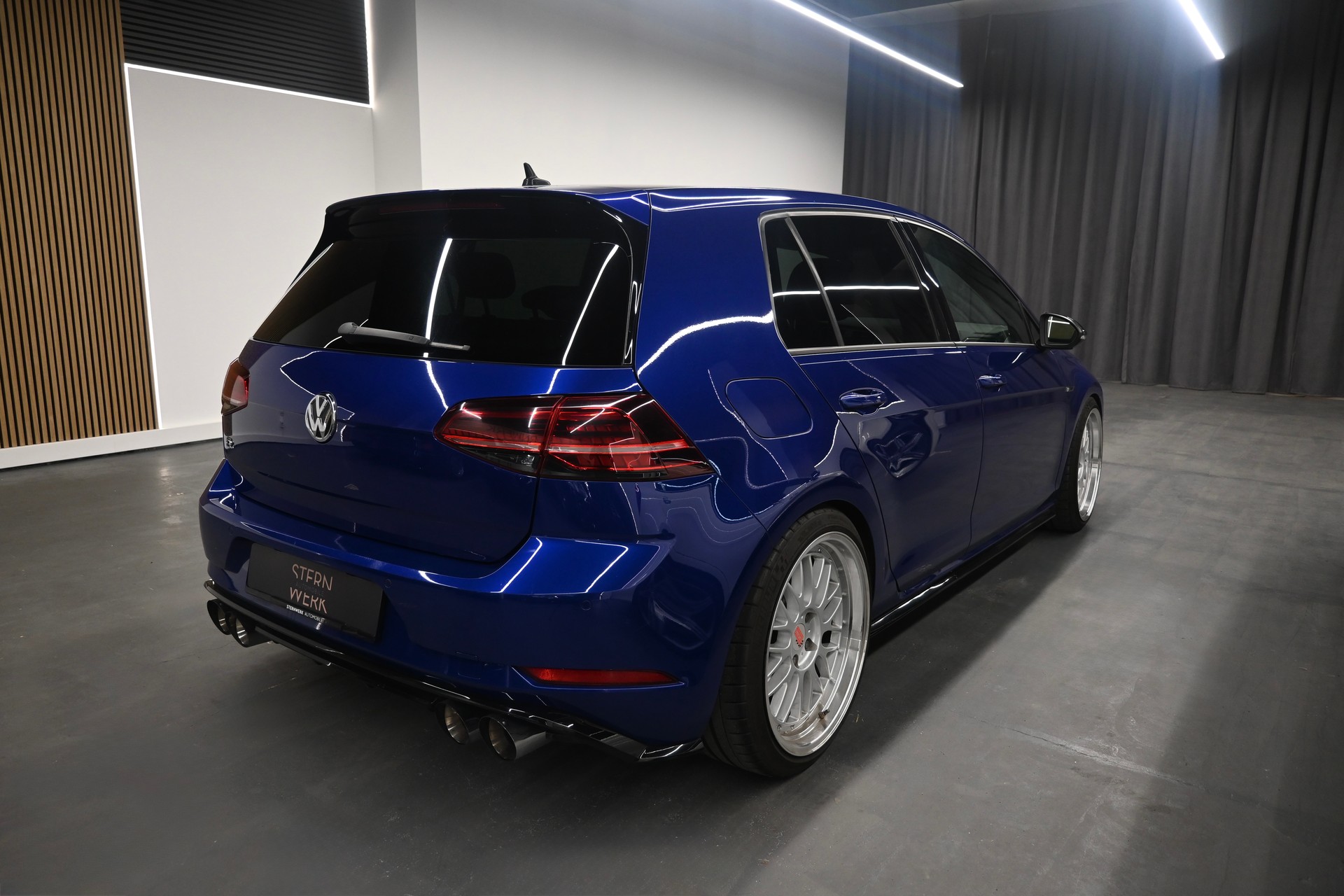 VW Golf 2.0 TSI R 4Motion DSG-image-6