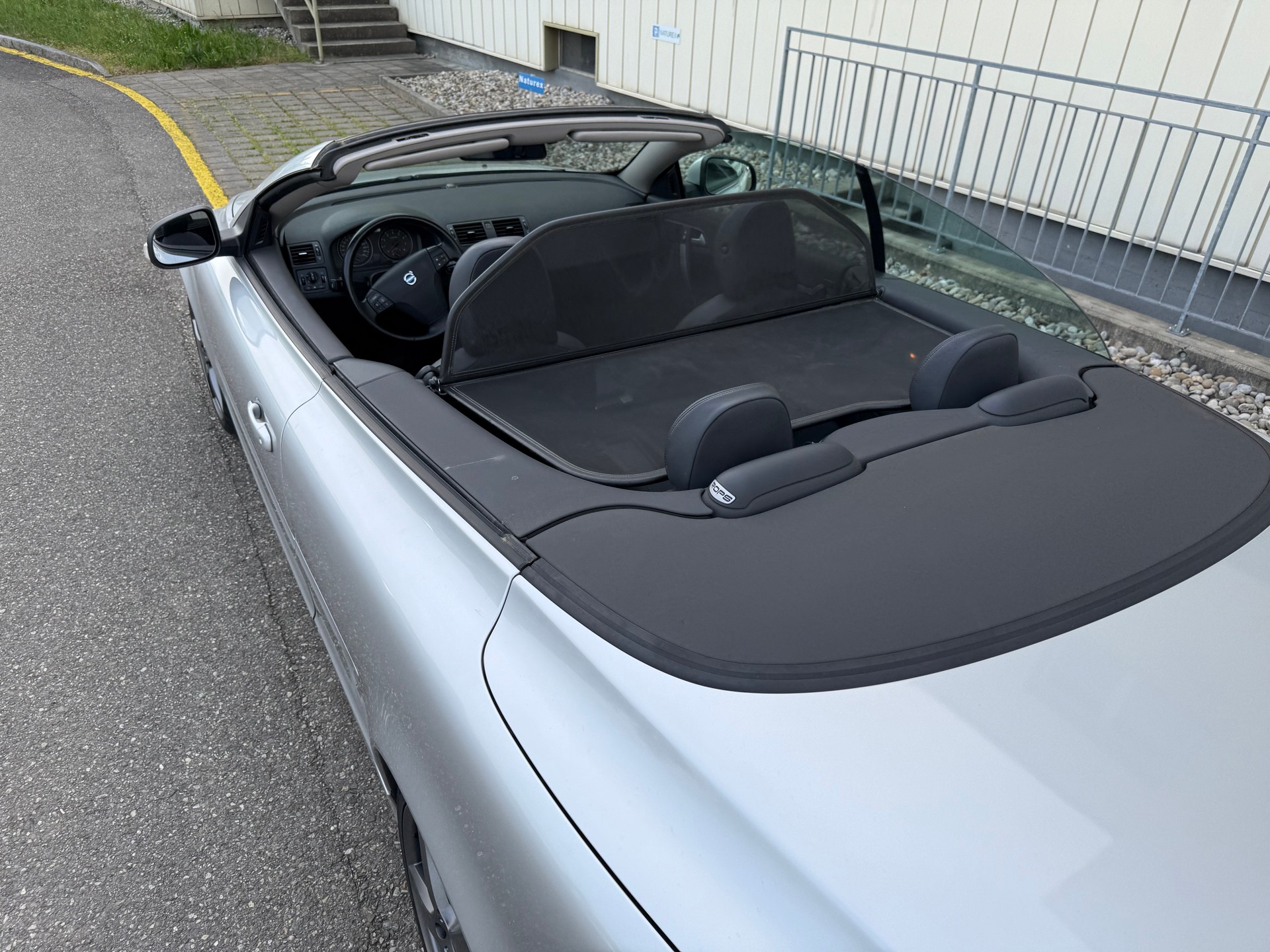 VOLVO C70 2.4i Momentum Geartronic-image-4
