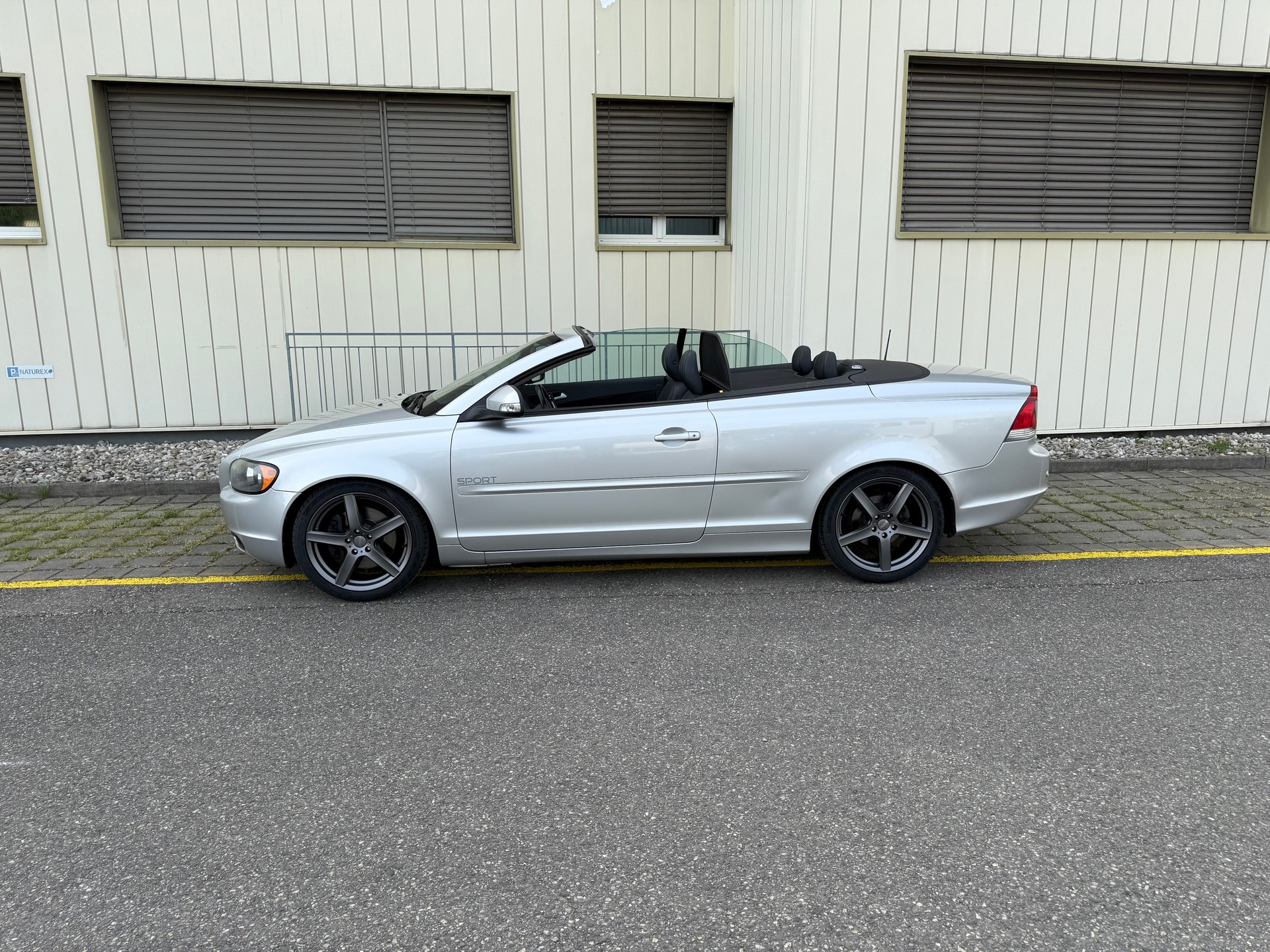 VOLVO C70 2.4i Momentum Geartronic-image-2