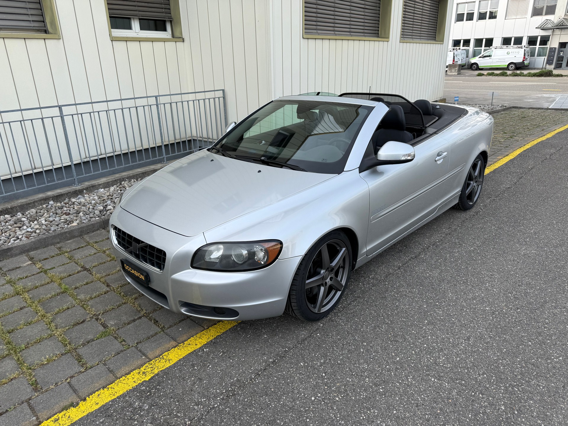 VOLVO C70 2.4i Momentum Geartronic-image-1