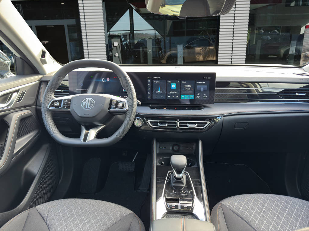 MG HS 1.5 PHEV Comfort 272 ch-image-12